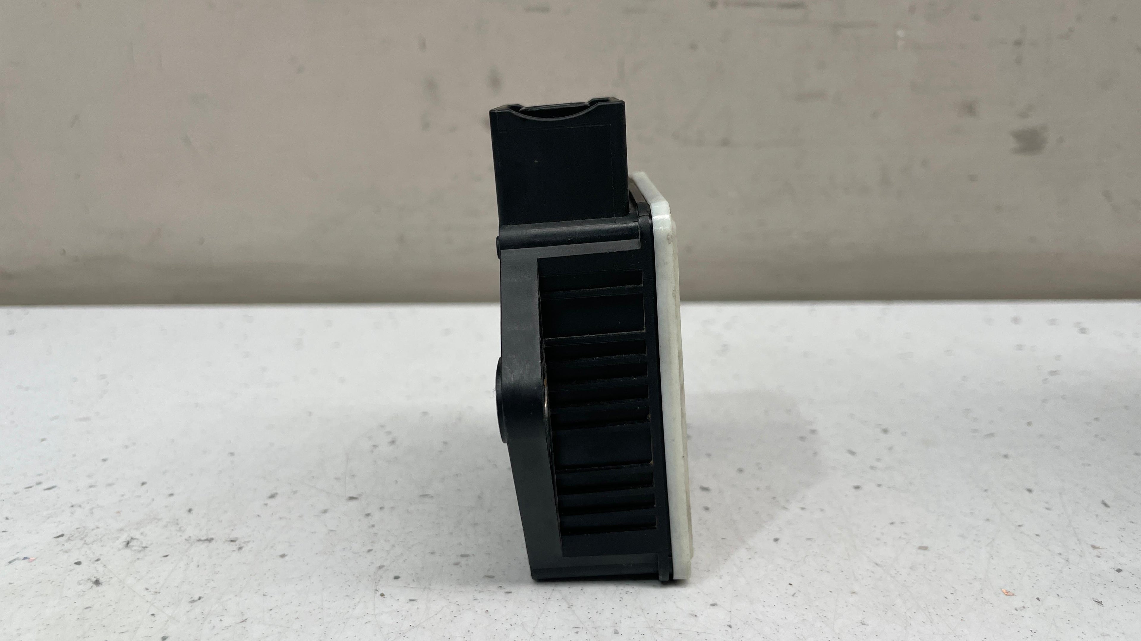6782370-01 BMW E60 YAW RATE SENSOR
