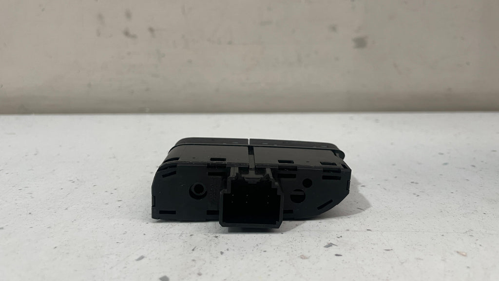 AM5T-18K574AC FORD FOCUS WINDSCREEN HEATER SWITCH