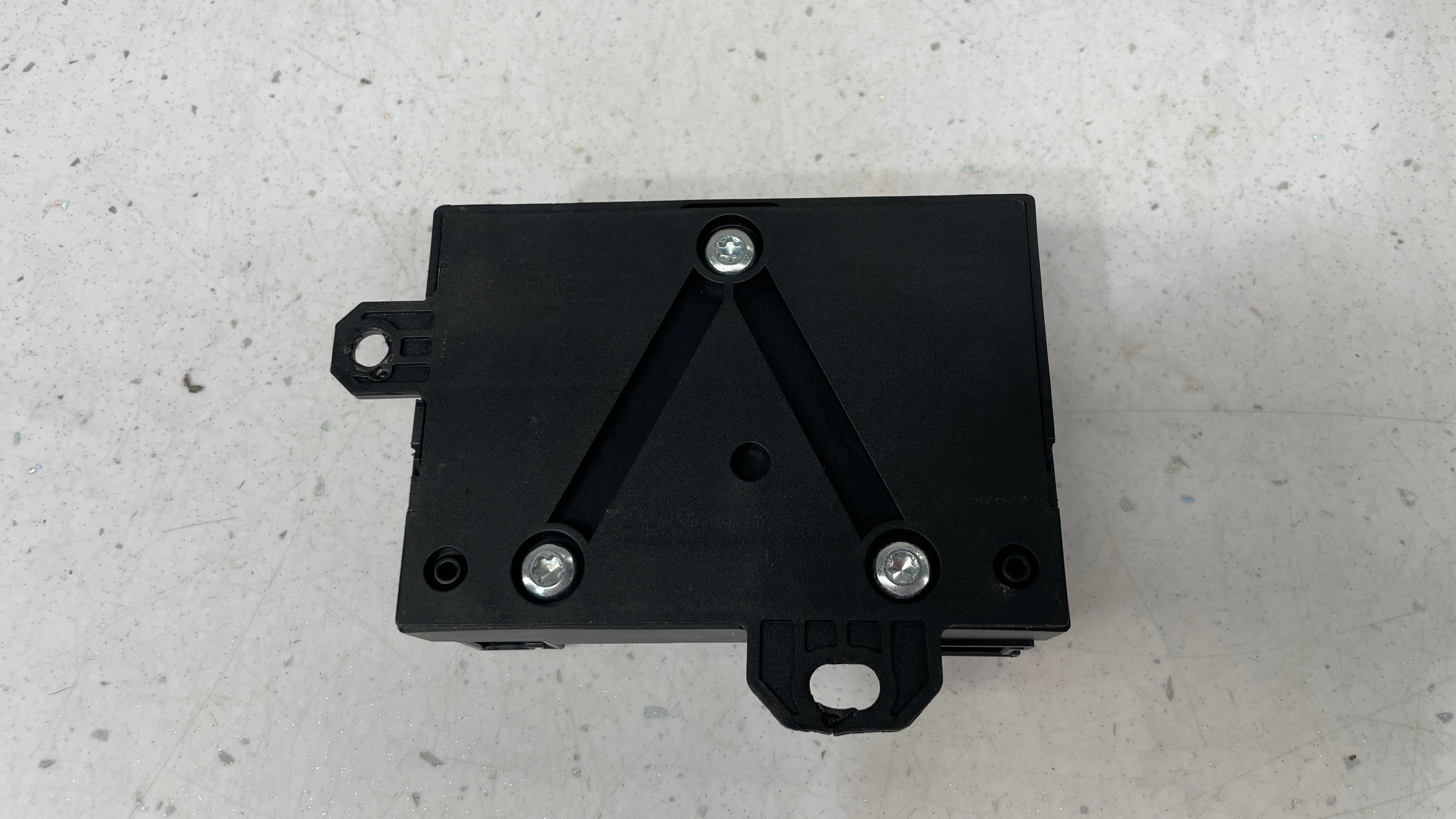 A0009003101 MERCEDES W212 FUEL POMP CONTROL MODULE UNIT