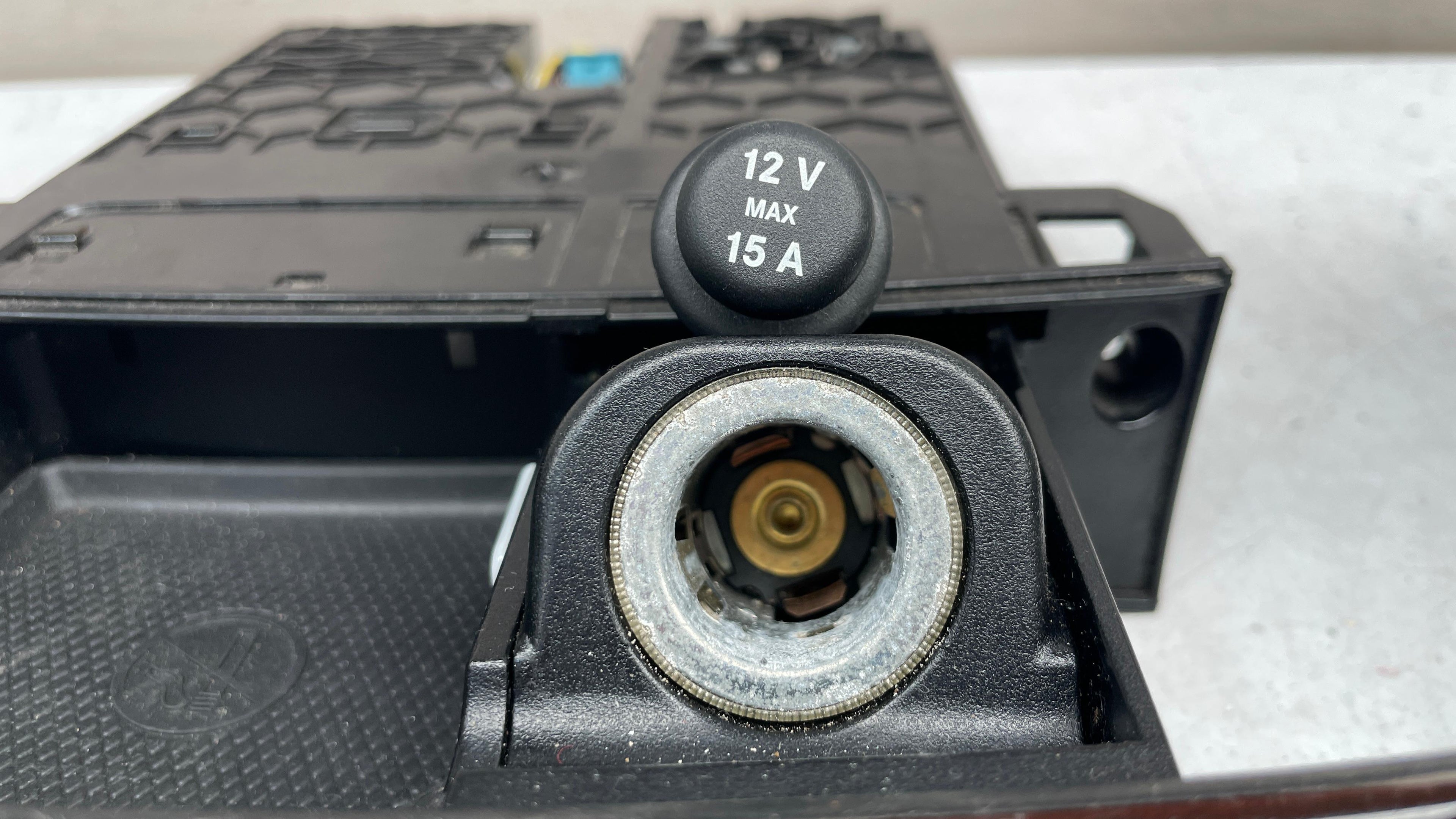 A1648100030  MERCEDES W164 CENTER CONSOLE SWITCH