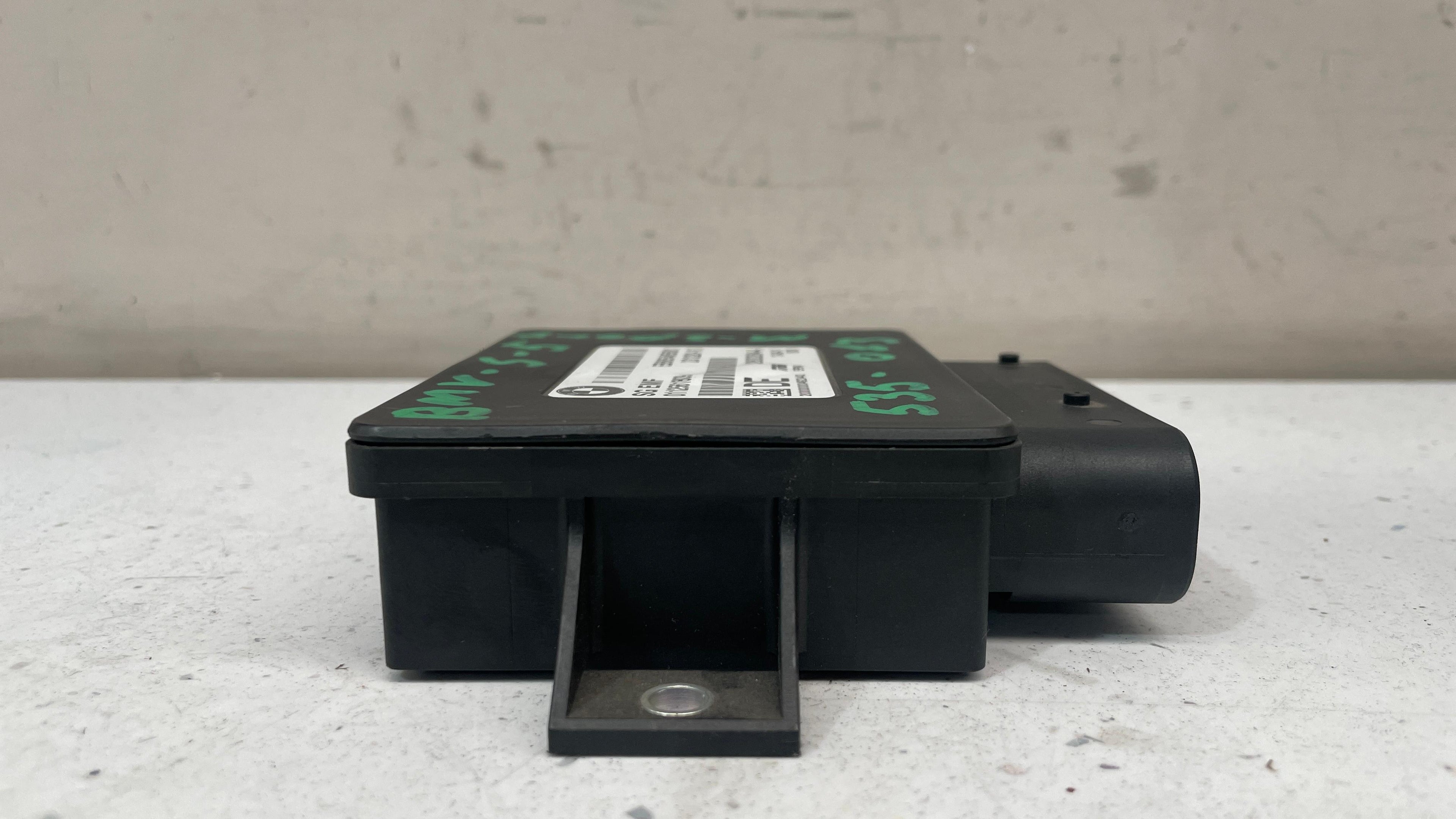 231220-10 BMW F10 PARKING BRAKE CONTROL UNIT
