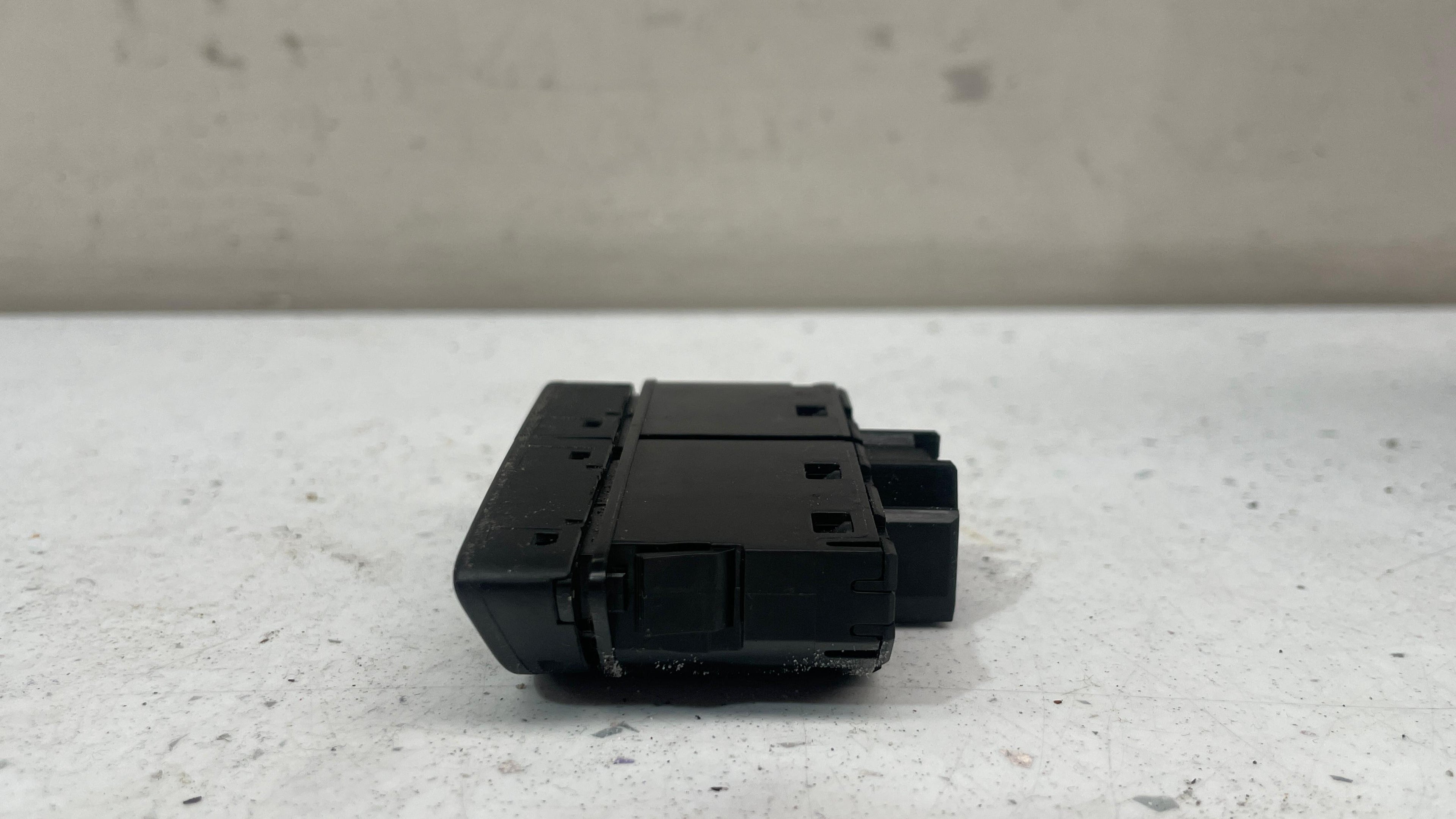 AM5T14B436DB FORD CENTER CONSOLE DASHBOARD SWITCH