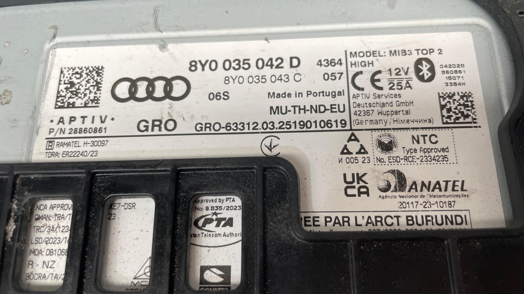 8Y0035042D AUDI A3 MULTIFUNCTION HEAD UNIT