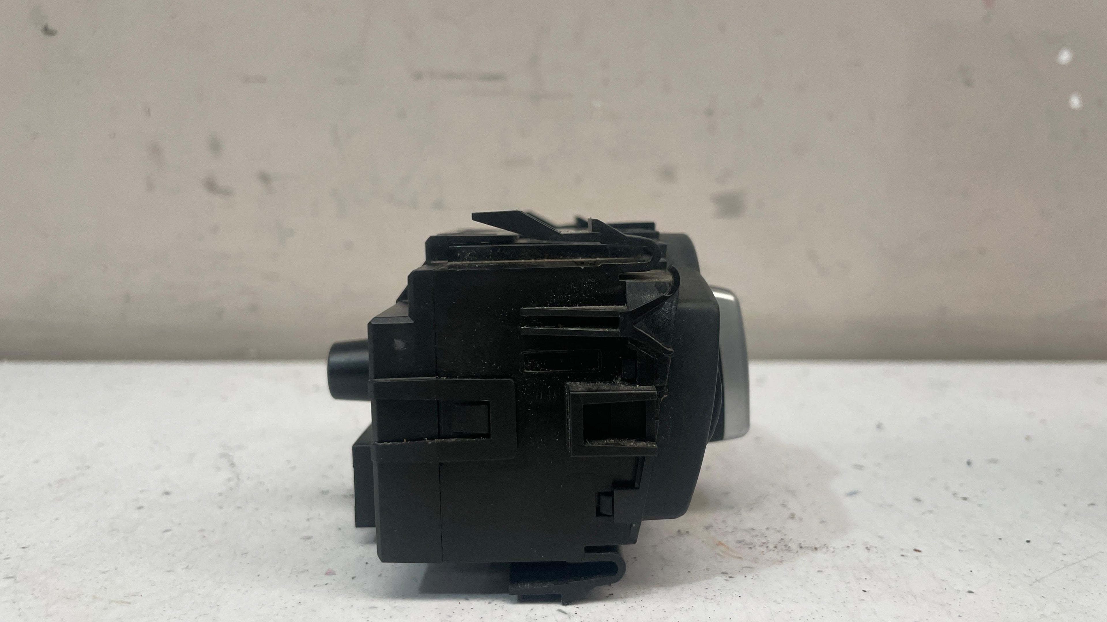 9169405 BMW E90 HEADLIGHT CONTROL SWITCH