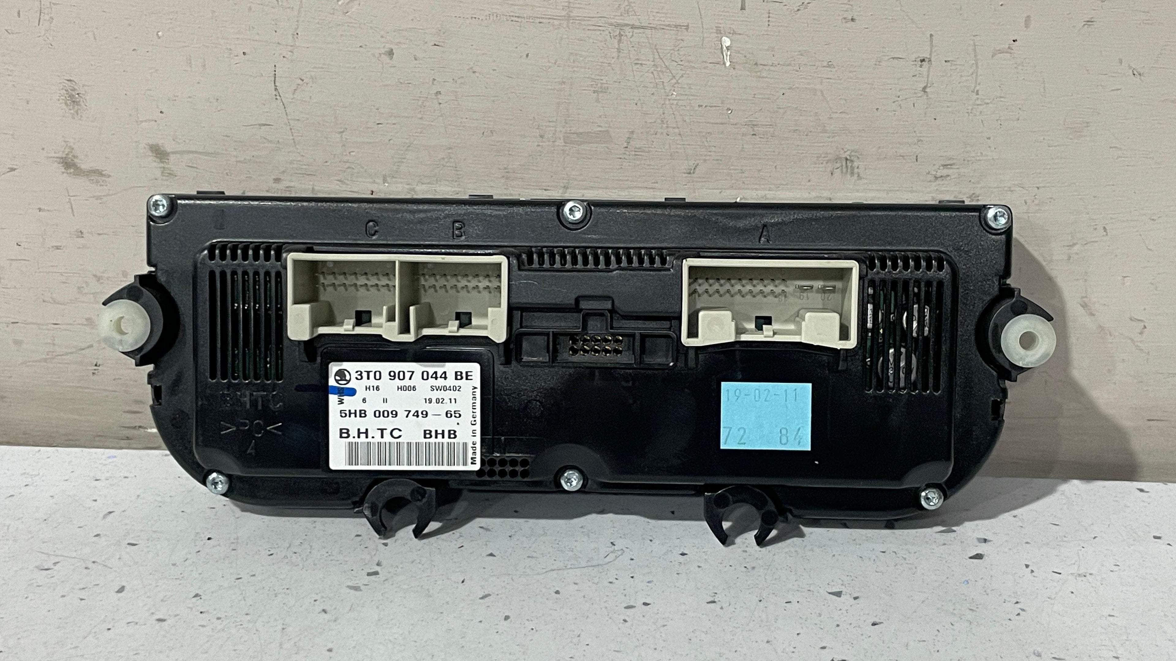 3T0907044BE SKODA CLIMATE CONTROL PANEL SWO