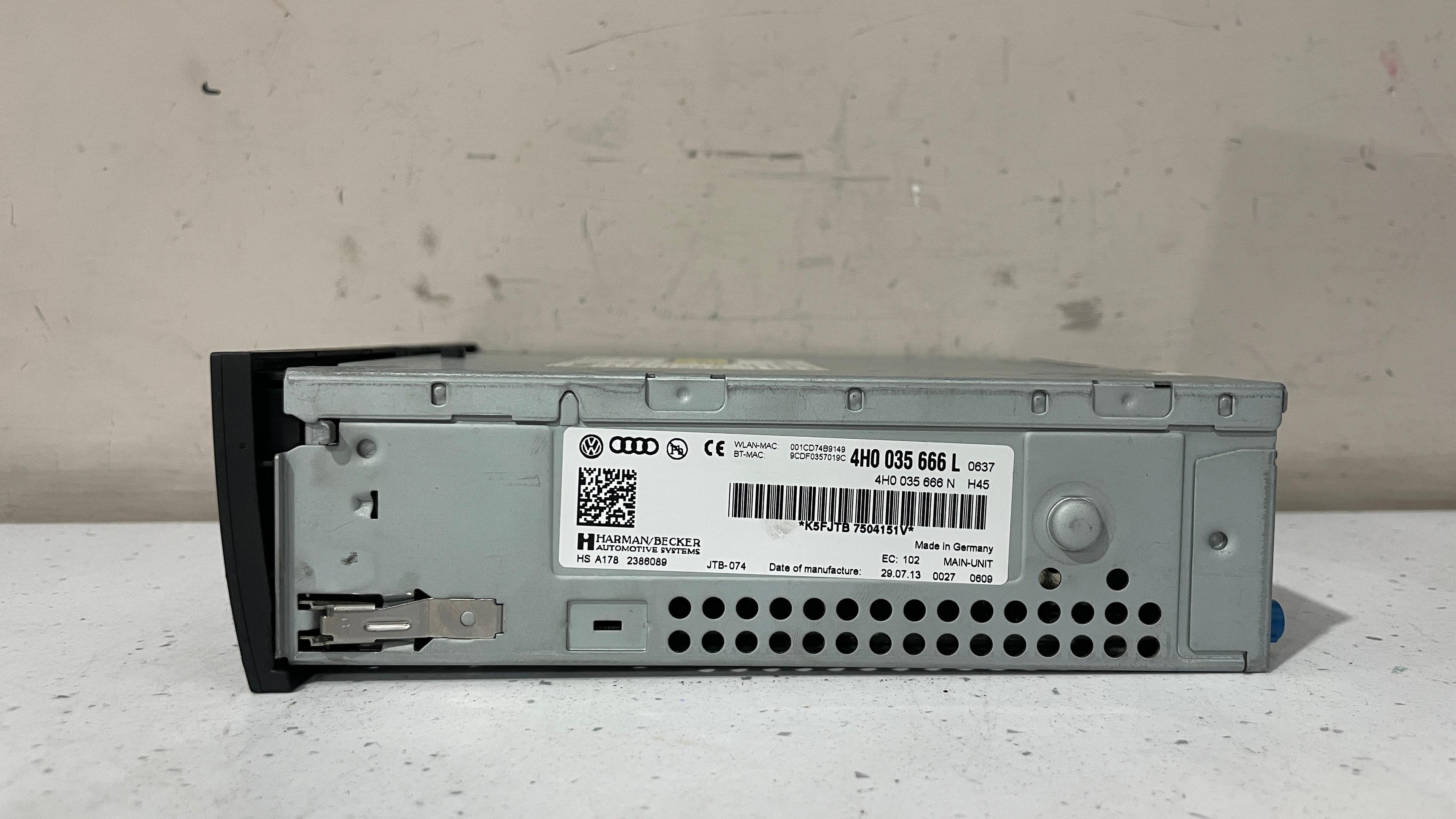 4H0035666L AUDI A8 MULTIMEDIA HEAD UNIT