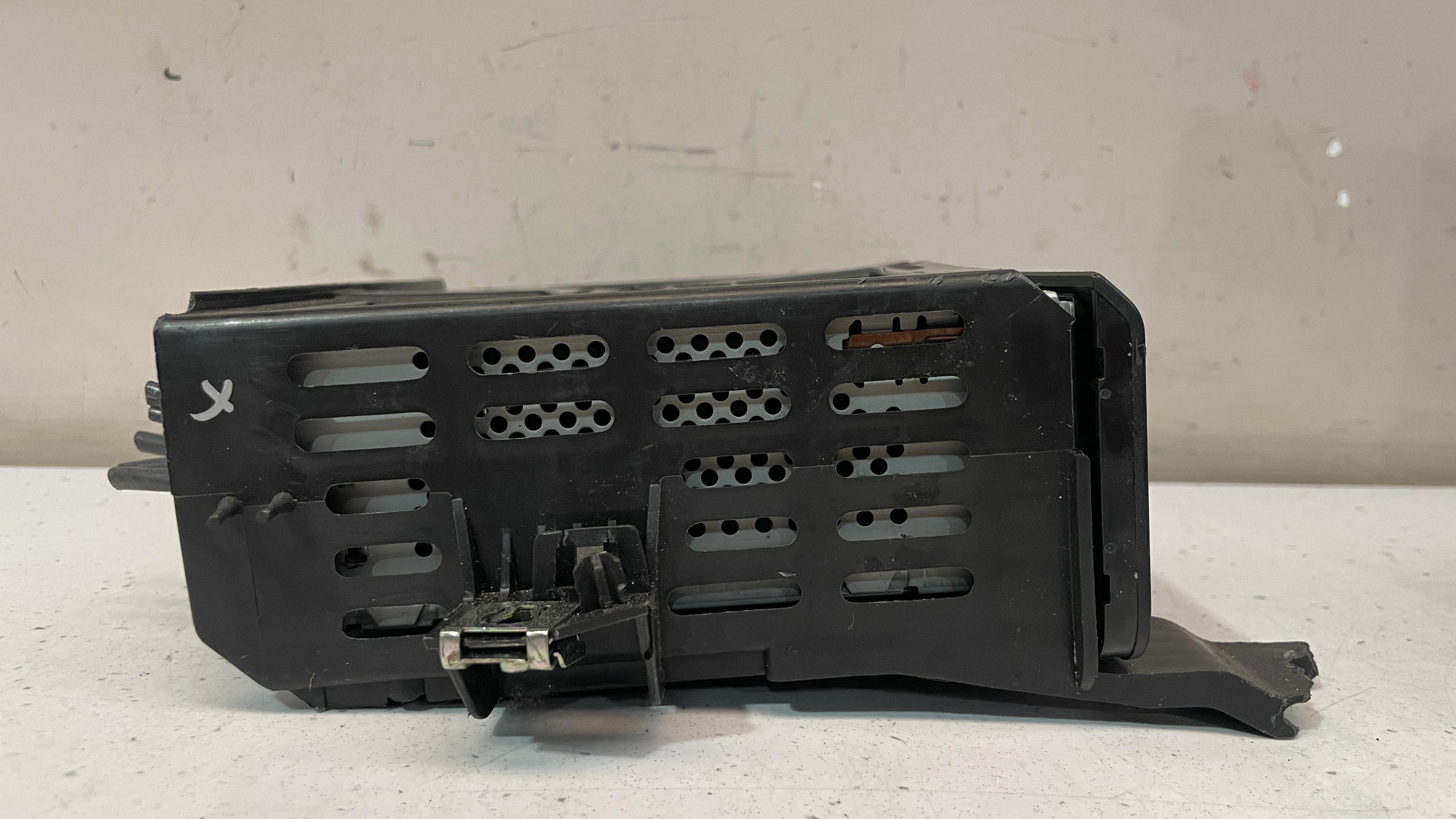 8W2035043A AUDI A5 MULTIMEDIA RADIO NAVIGATION CONTROL