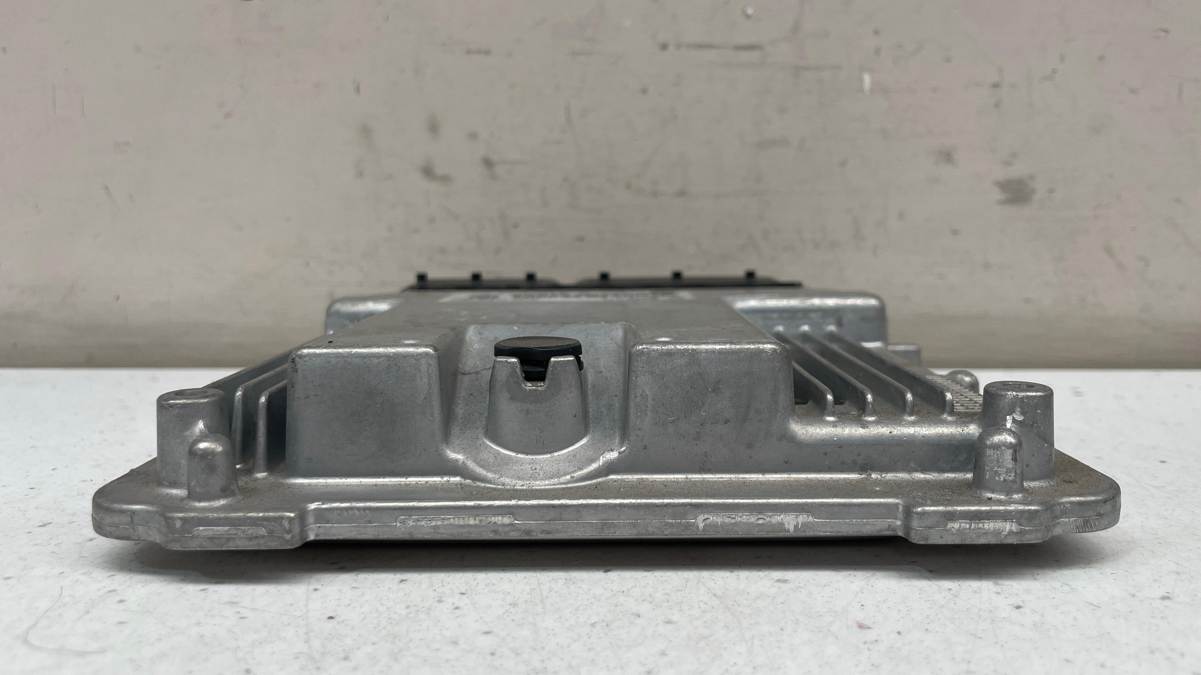 8517874-01 BMW 320 ENGINE CONTROL UNIT ECU