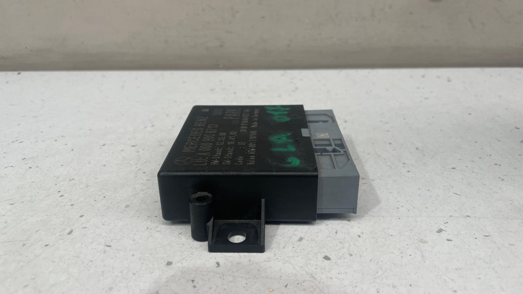 A0009006713  MERCEDES PARKING DISTANCE SENSOR CONTROL UNIT