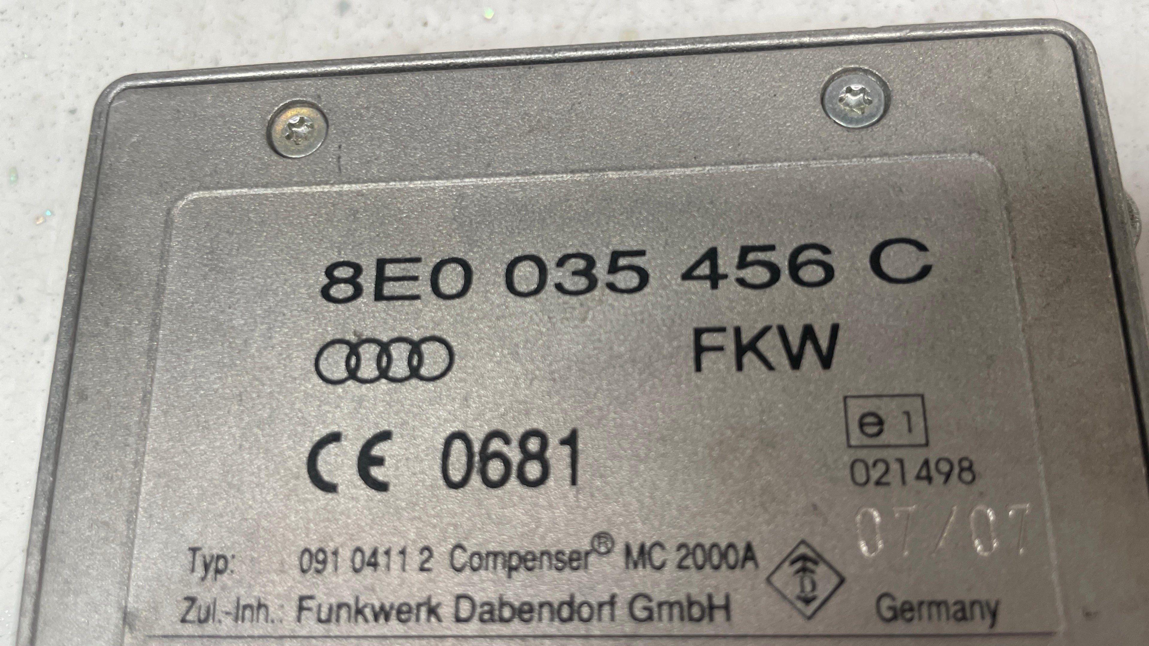 8E0035456C AUDI A6 ANTENNA AMPLIFIER CONTROL