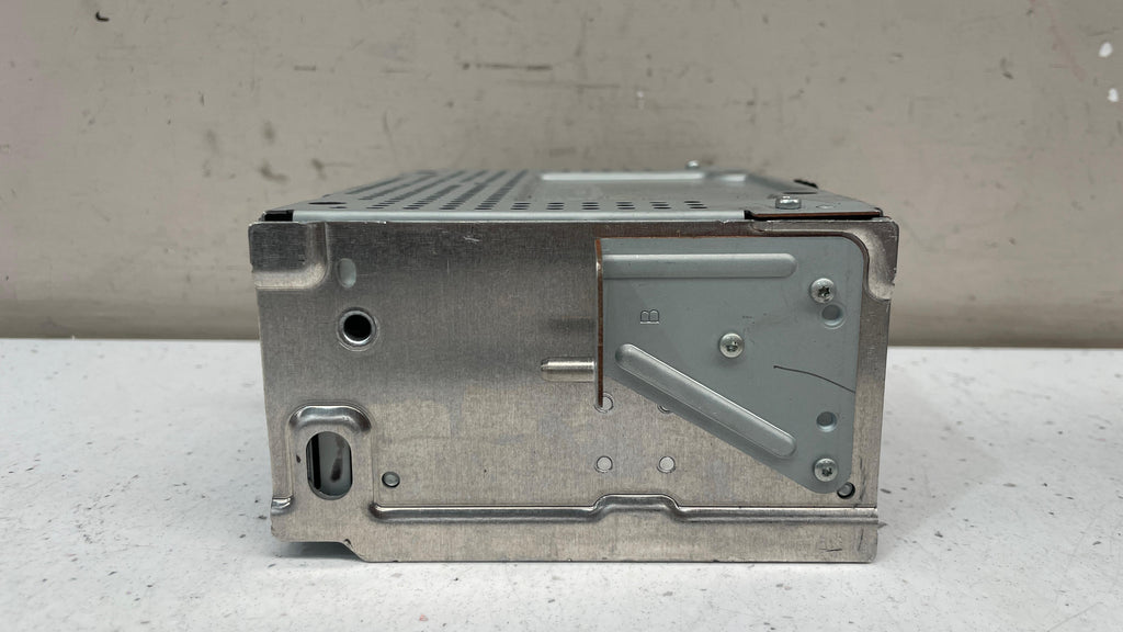 E1110R-048415 FORD FOCUS AUDIO SYSTEM PANEL