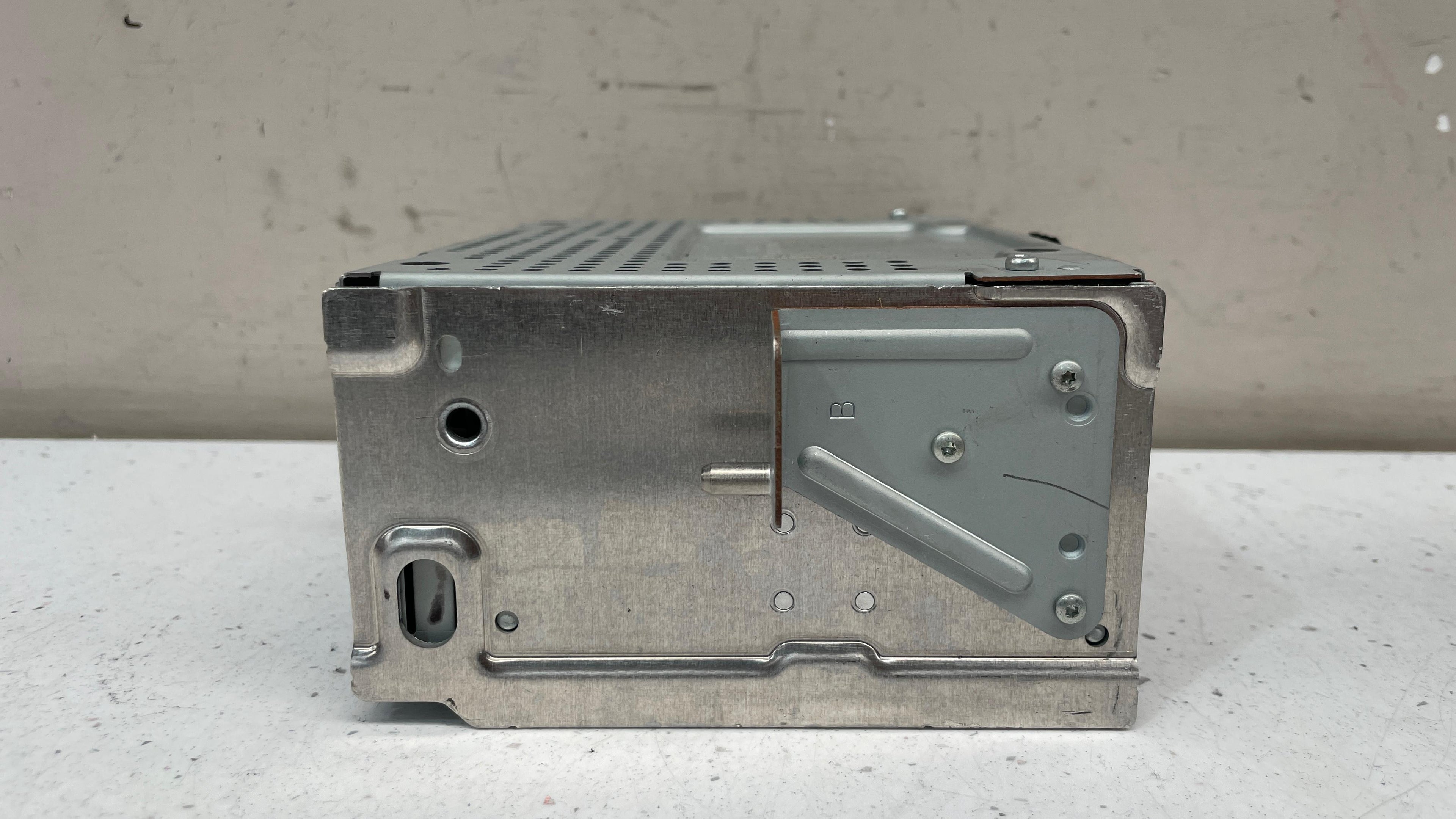 E1110R-048415 FORD FOCUS AUDIO SYSTEM PANEL