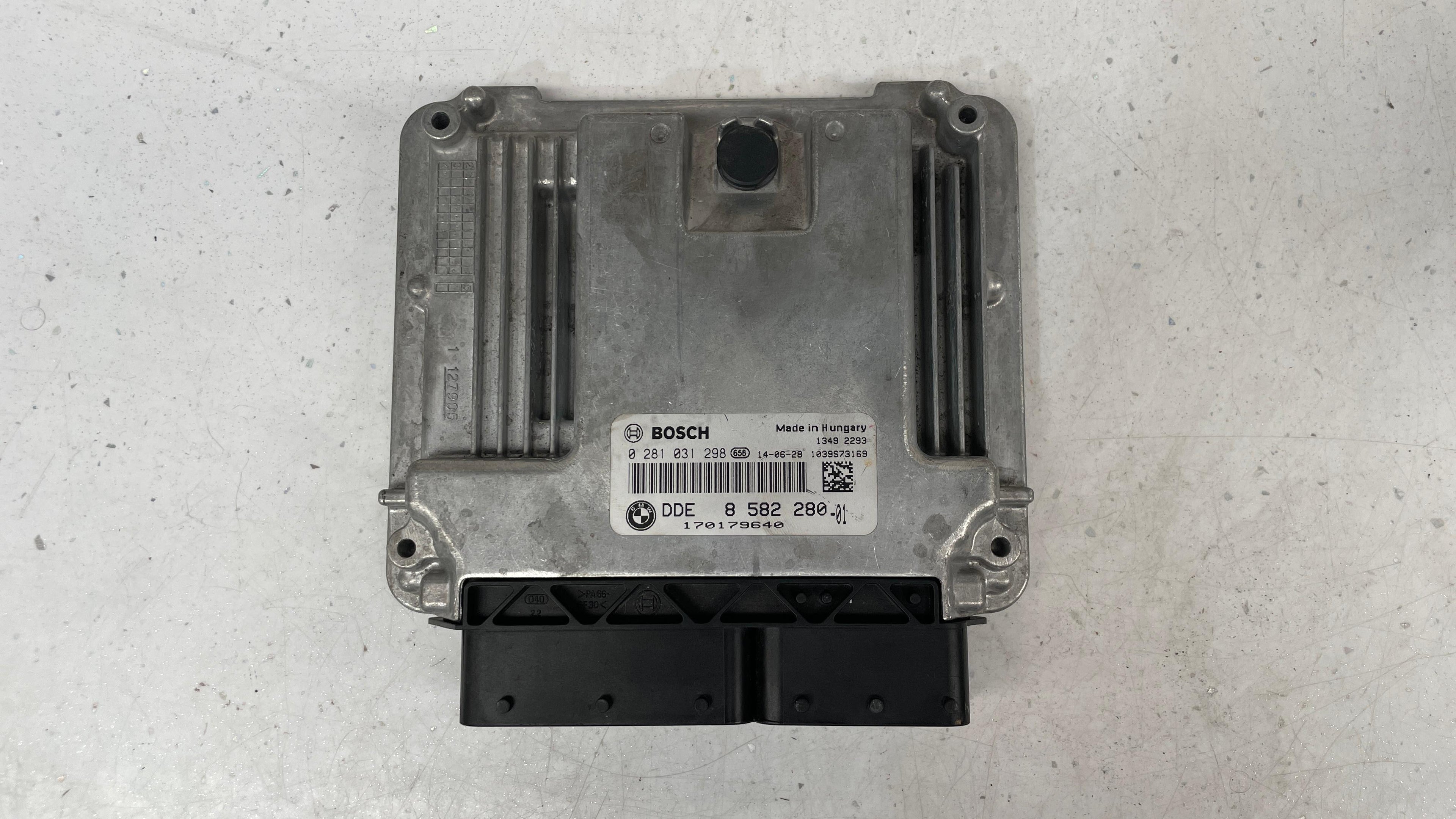 8582280-01 BMW F30 ENGINE CONTROL UNIT ECU