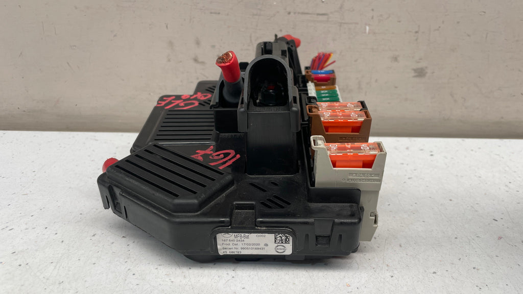 1675402434 MERCEDES W167  GENUINE FUSE BOX