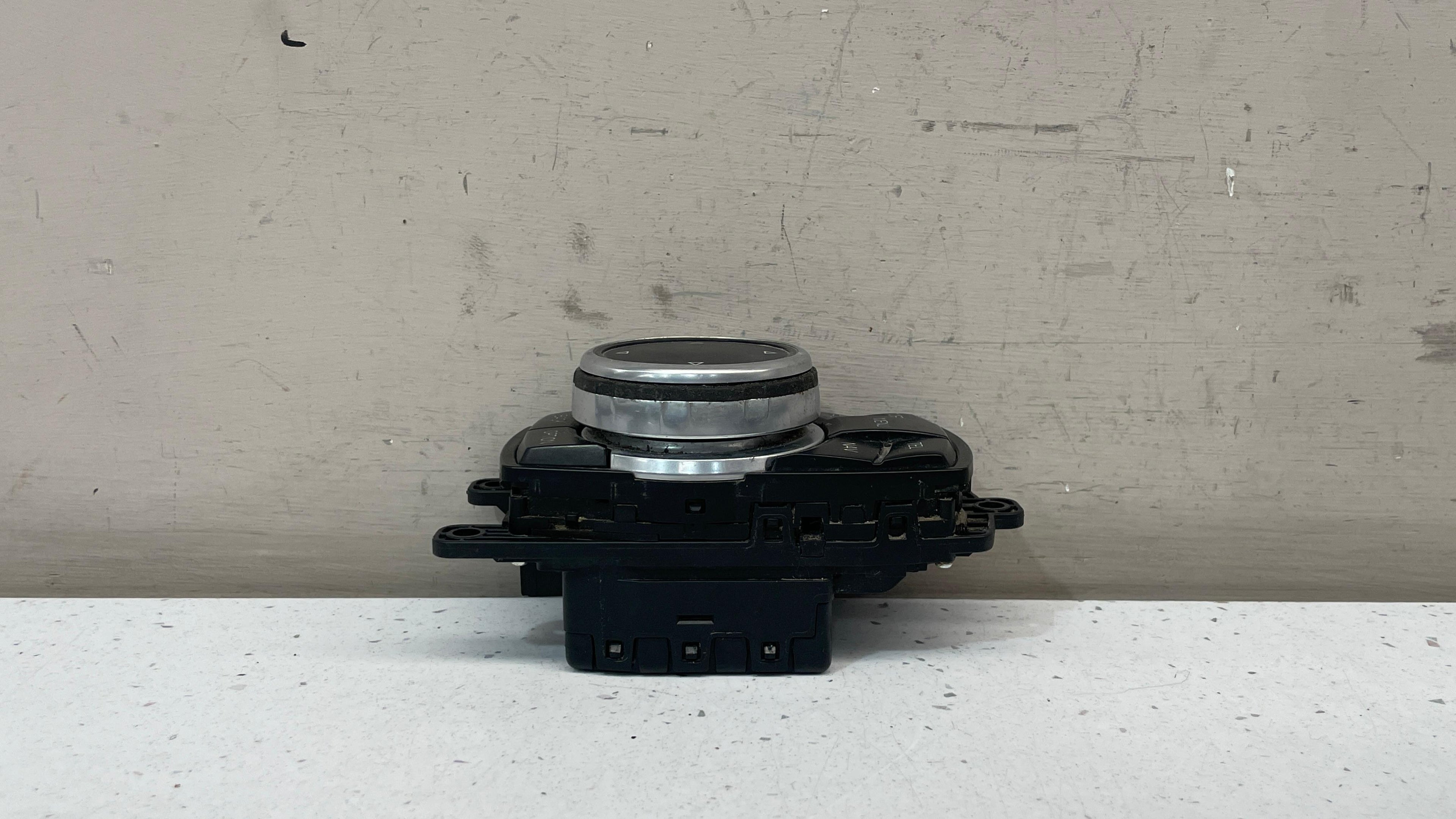 9350723-02 BMW X3  MULTIMEDIA CONTROLLER SWITCH