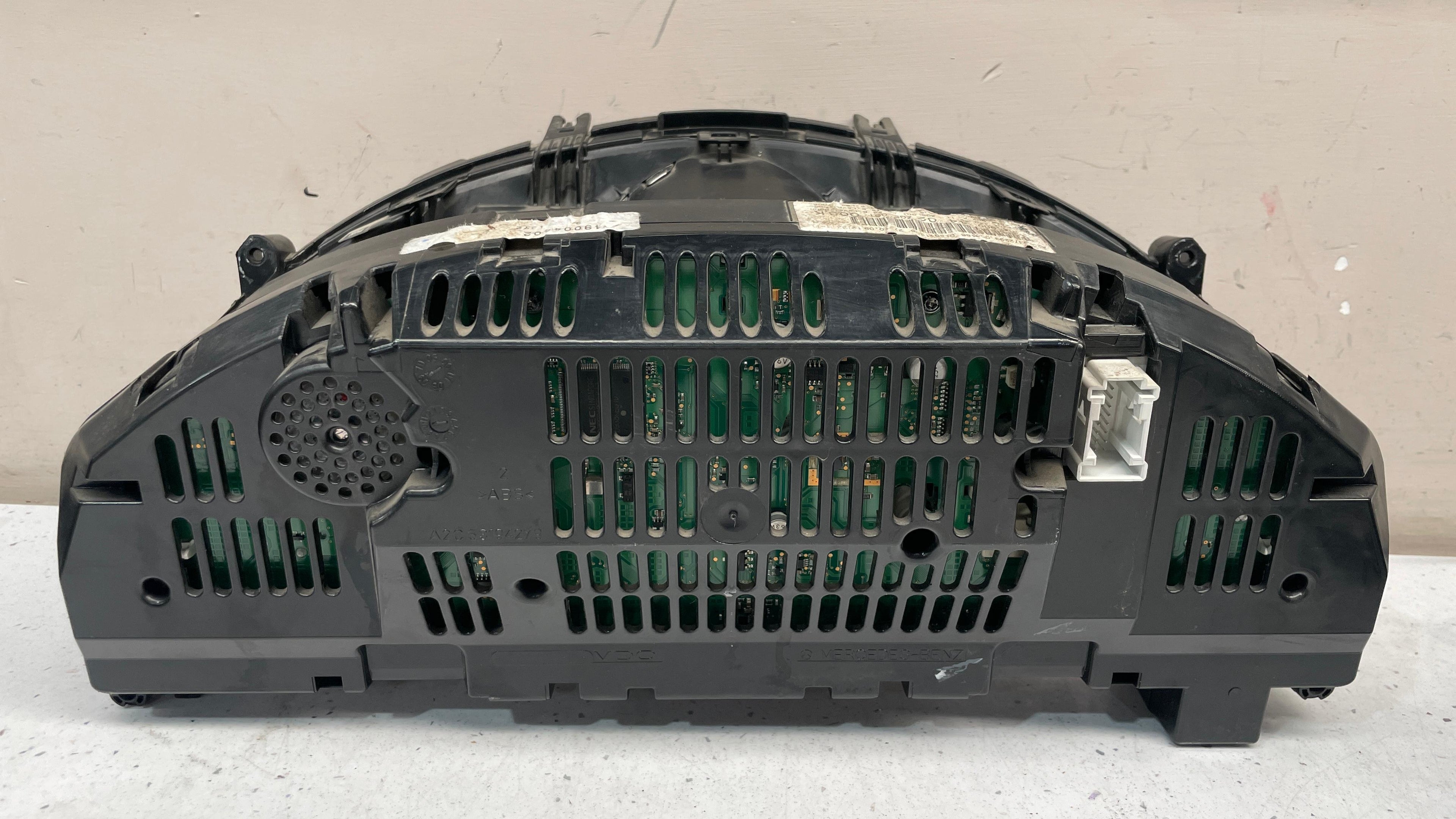 A2049004402 MERCEDES W204 INSTRUMENT CLUSTER PANEL