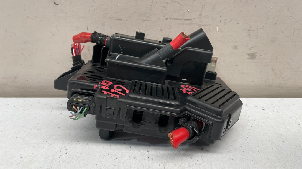 1675402434 MERCEDES W167  GENUINE FUSE BOX