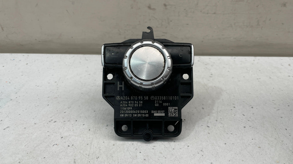 A2048709558  MERCEDES W204 MULTIMEDIA CONTROLLER SWITCH