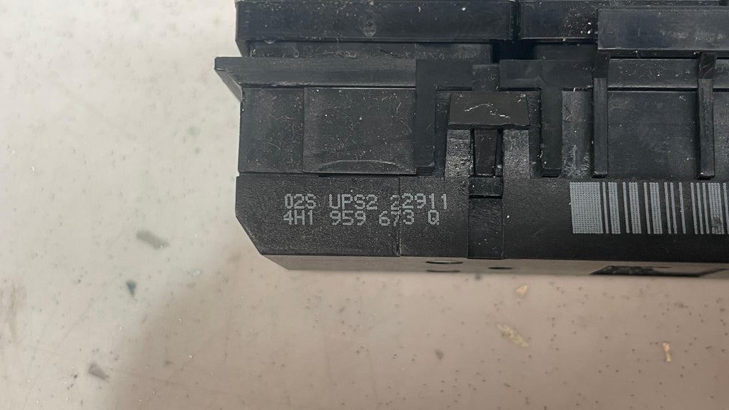 4H1959673Q AUDI A8 LEFT DASH MULTI SWITCH