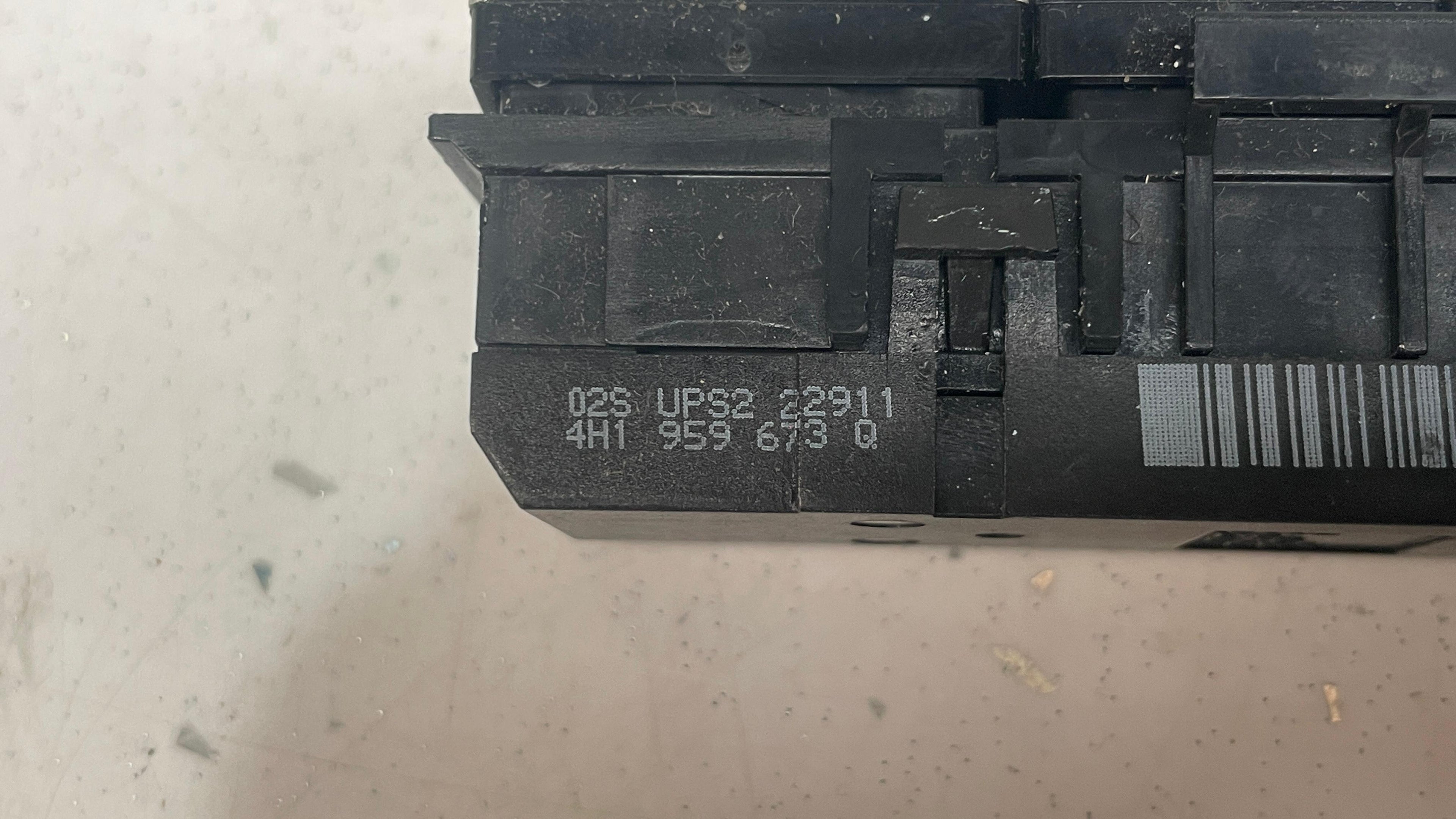 4H1959673Q AUDI A8 LEFT DASH MULTI SWITCH