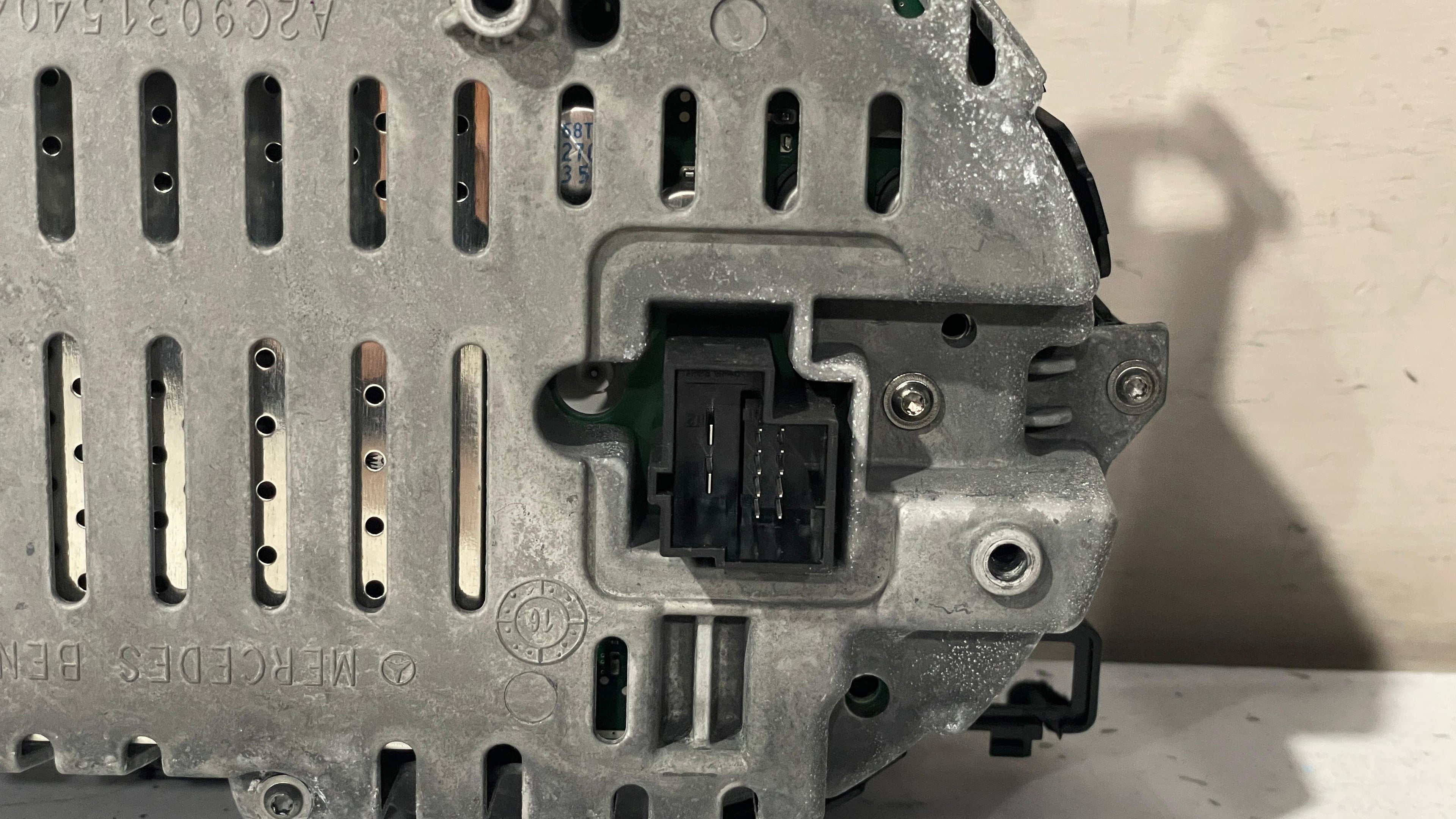 A2139009109 MERCEDES W213 INSTRUMENT CLUSTER PANEL
