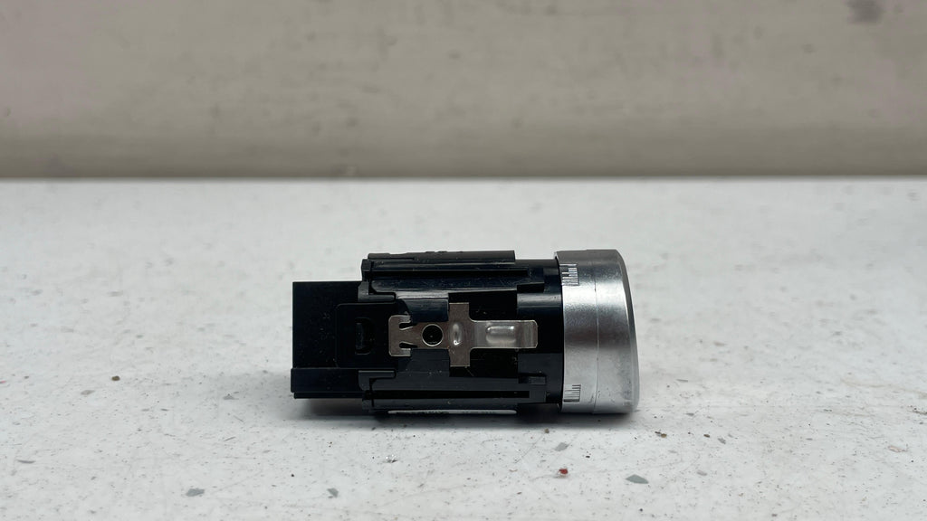 8W2905217F AUDI A4 ENGINE START STOP SWITCH BUTTON