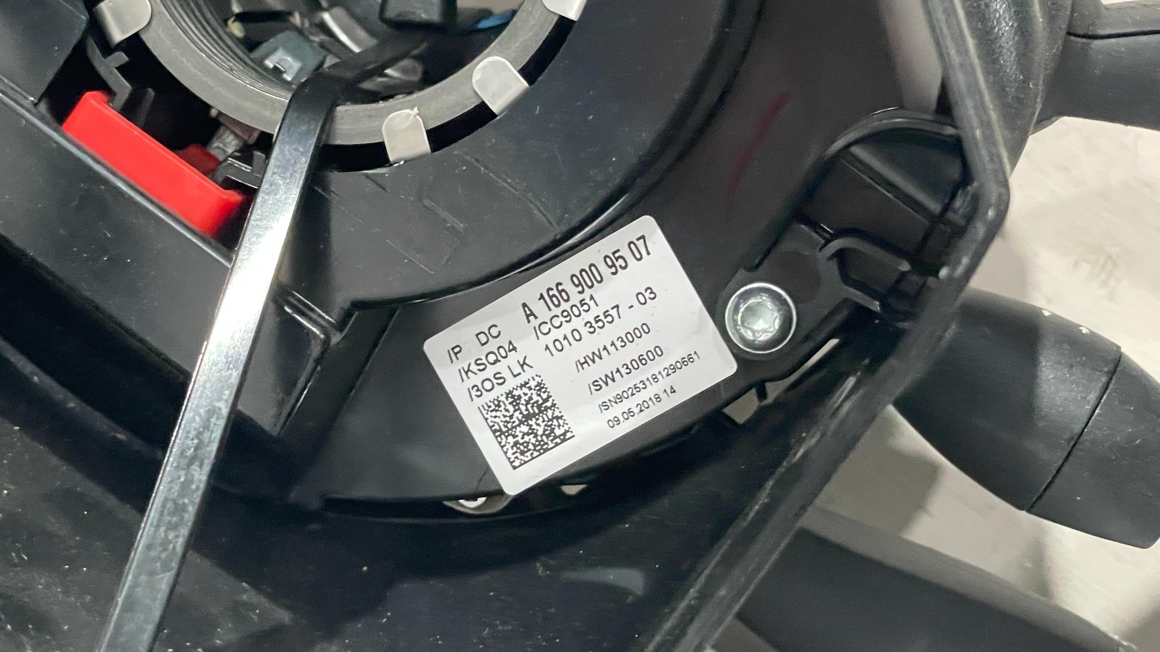 A1669009507 MERCEDES W166 STEERING WHEEL COLUMN SWITCH