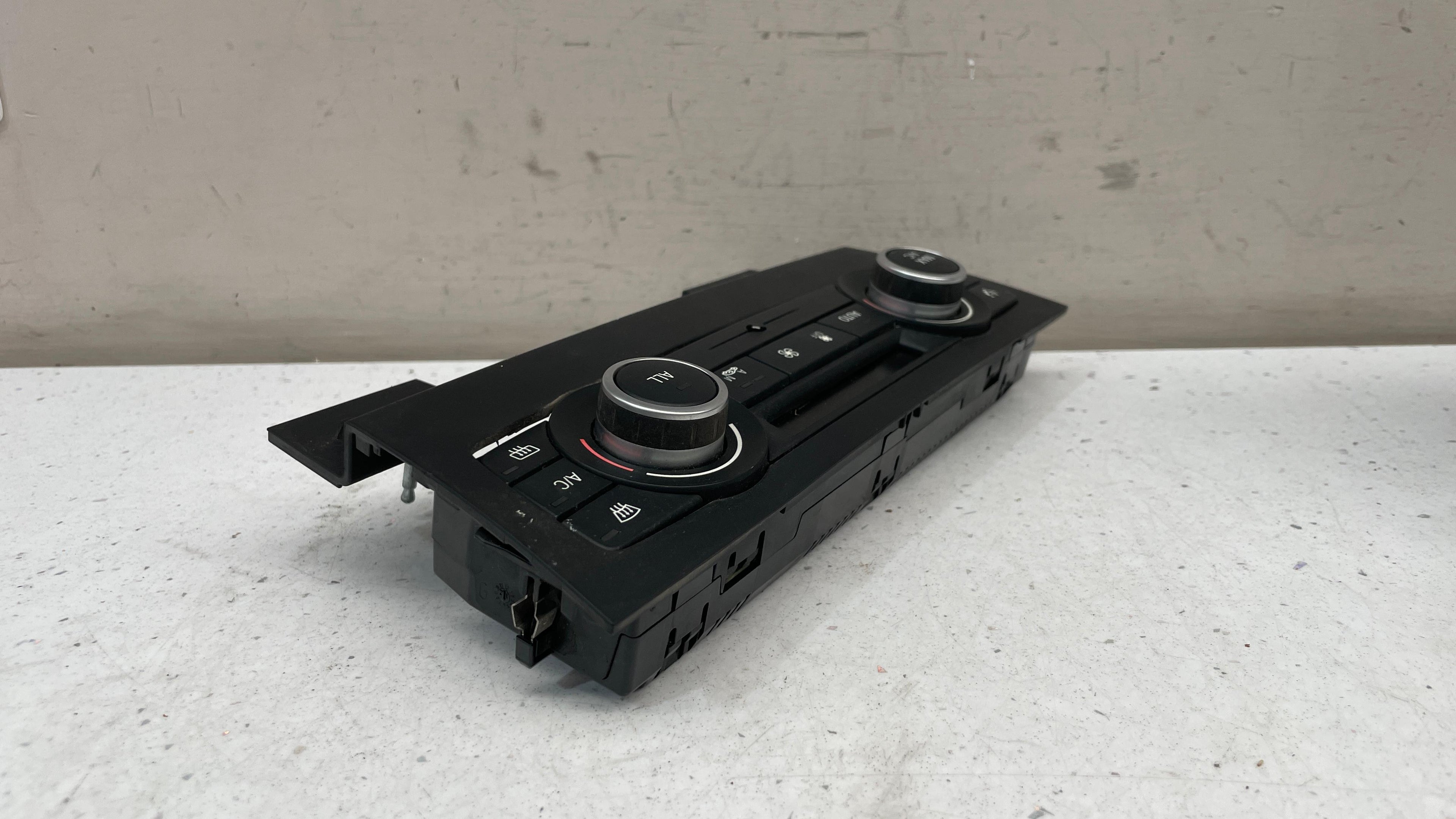 9287625-02 BMW X1 CONTROL PANEL HEATER AC