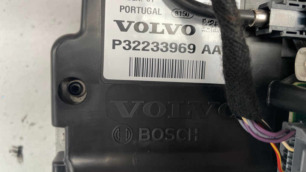 P32233969 VOLVO XC90 SPEEDOMETER INSTRUMENT CLUSTER PANEL
