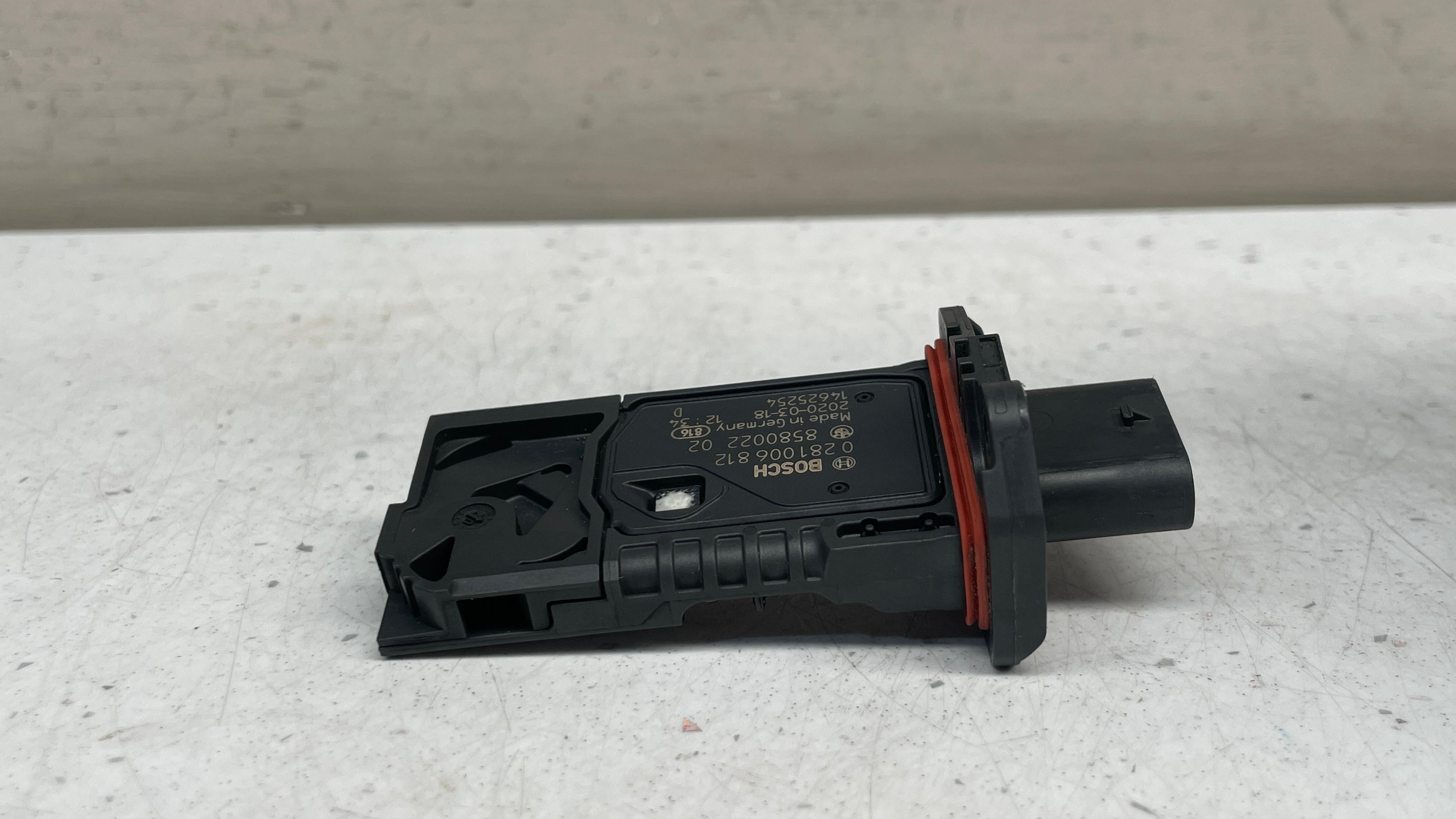 858002202  BMW SERIES 1  HOT  FILM  MASS AIR FLOW SENSOR