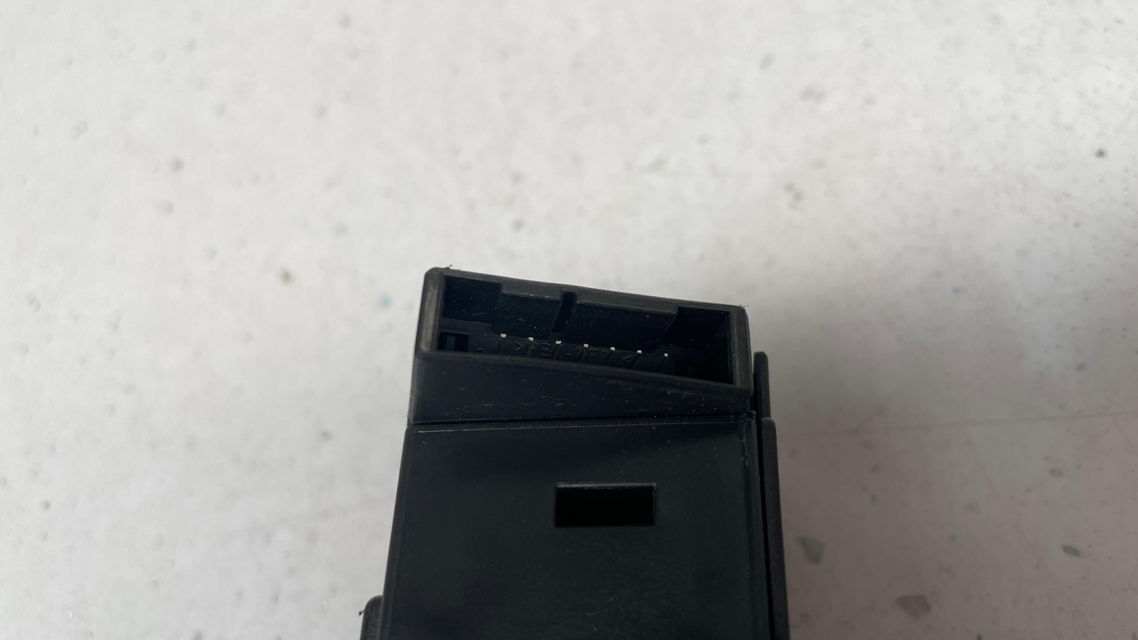 6954722-14 BMW SERIES 5 IGNITION KEY SWITCH