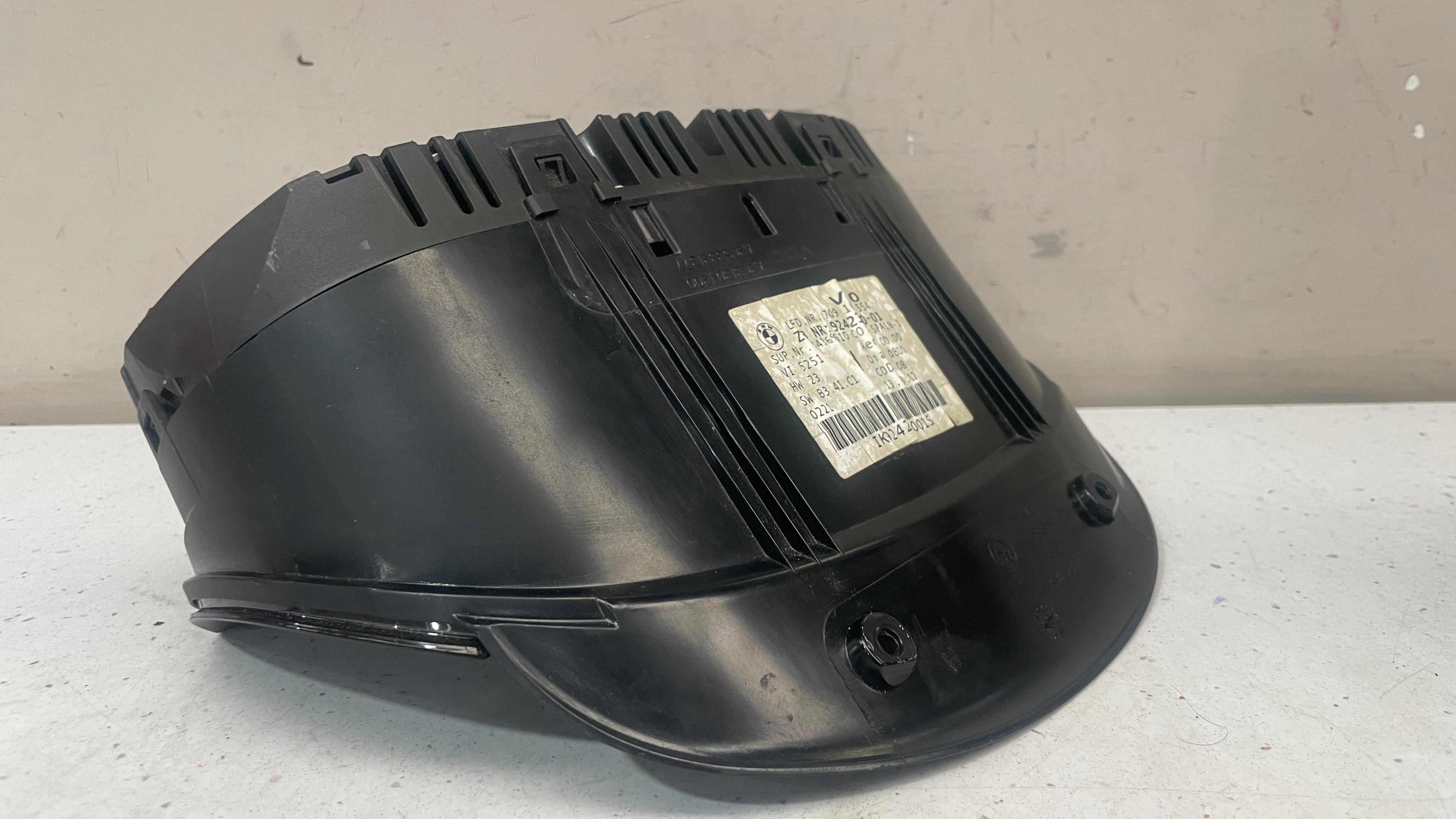 9242370-01 BMW SERIA 3 INSTRUMENT CLUSTER PANEL