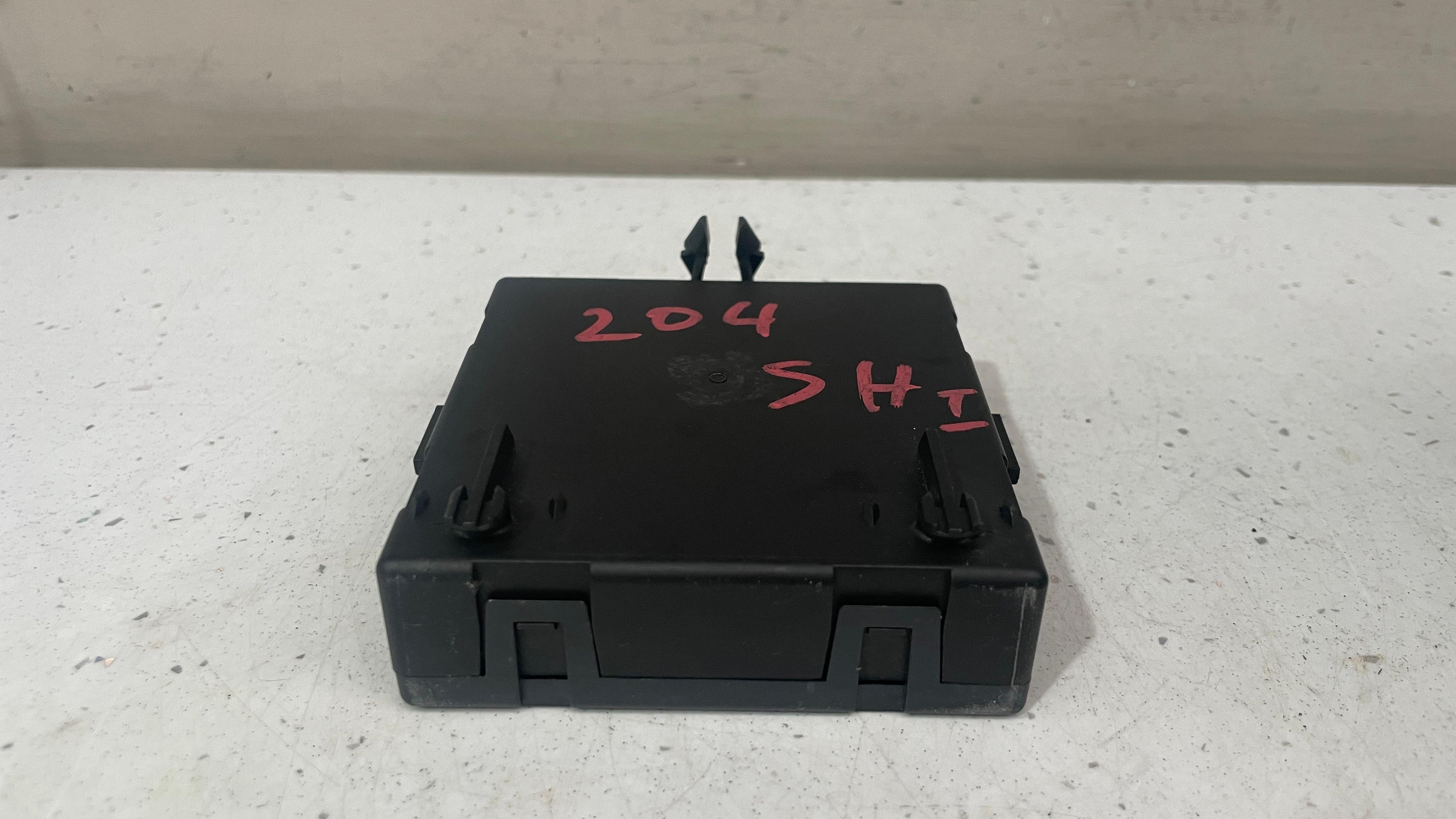 A2048704426 MERCEDES W204 FRONT DOOR CONTROL MODULE