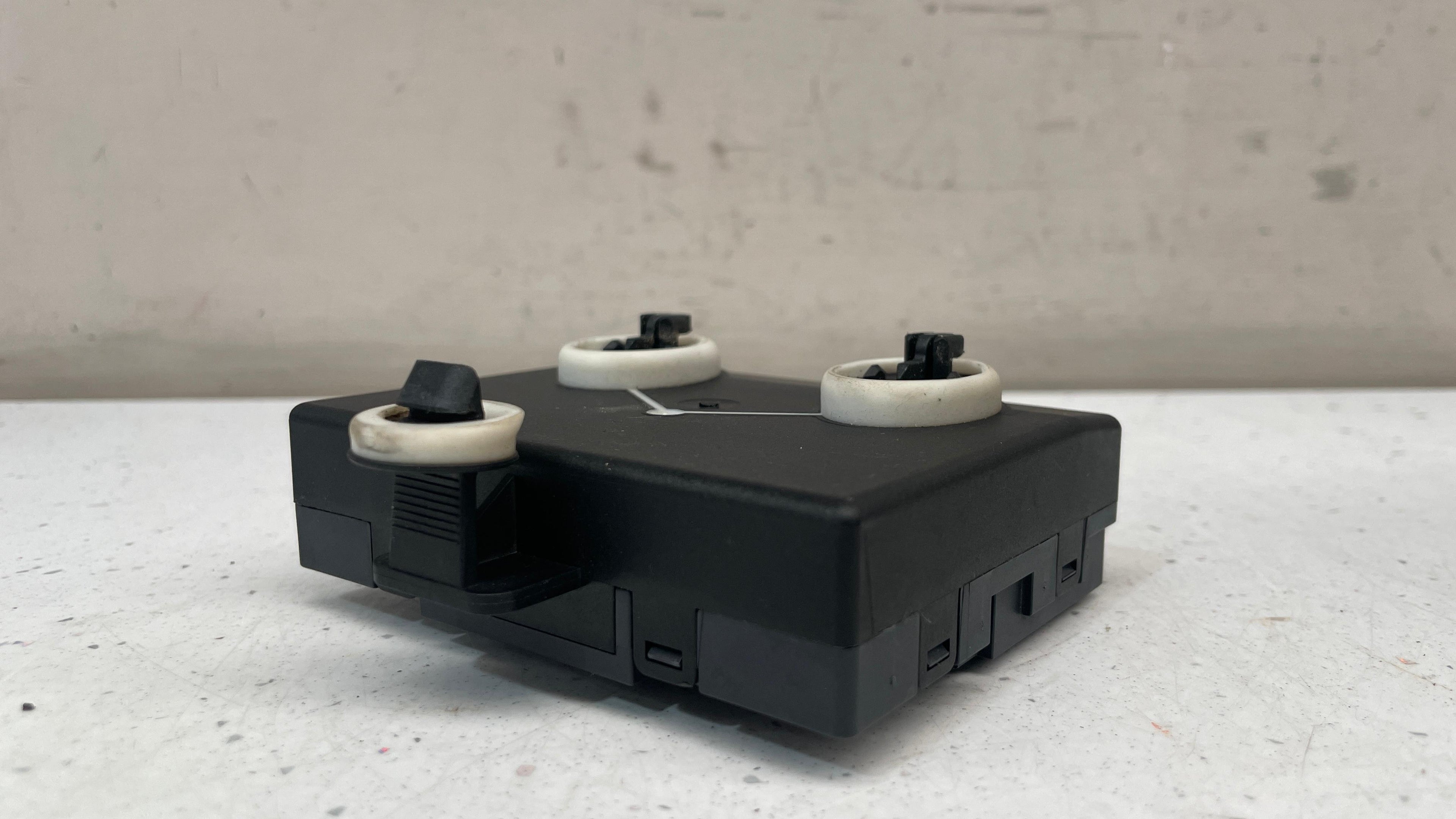 8K0959793P AUDI Q5 LEFT REAR DOOR CONTROL MODULE