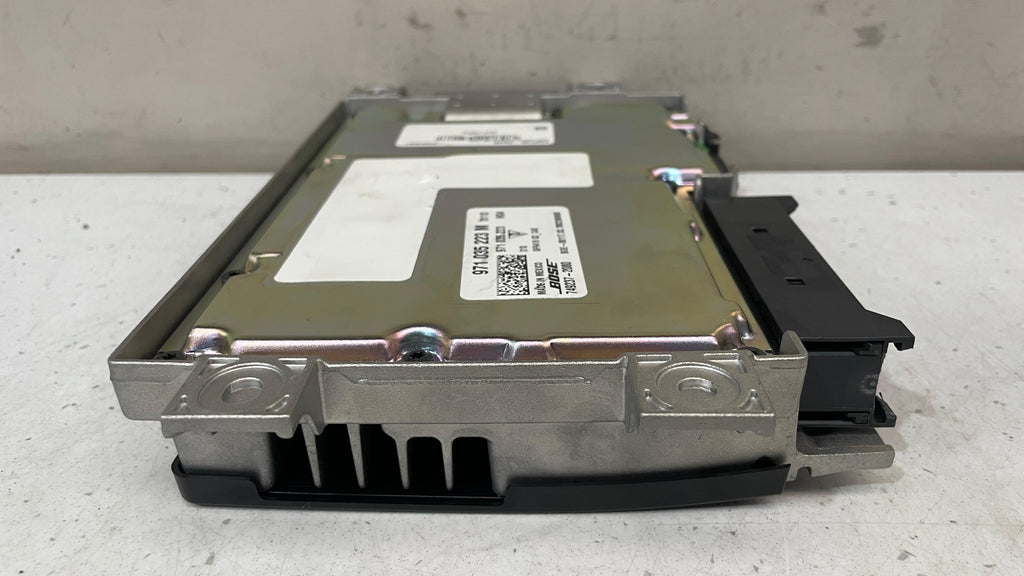 971035223M PORSCHE CAYENNE AMPLIFIER SOUND SYSTEM