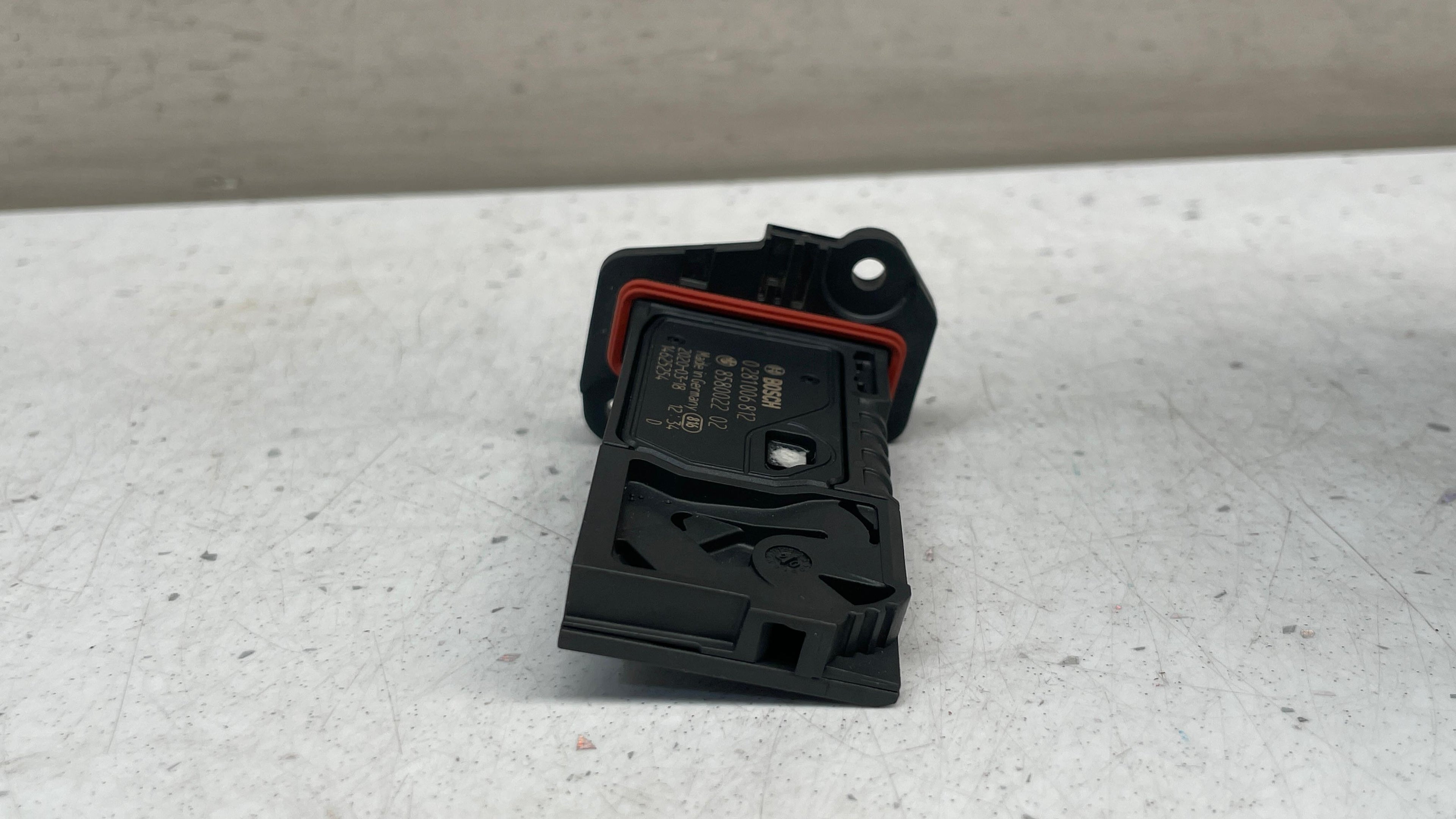 858002202  BMW SERIES 1  HOT  FILM  MASS AIR FLOW SENSOR