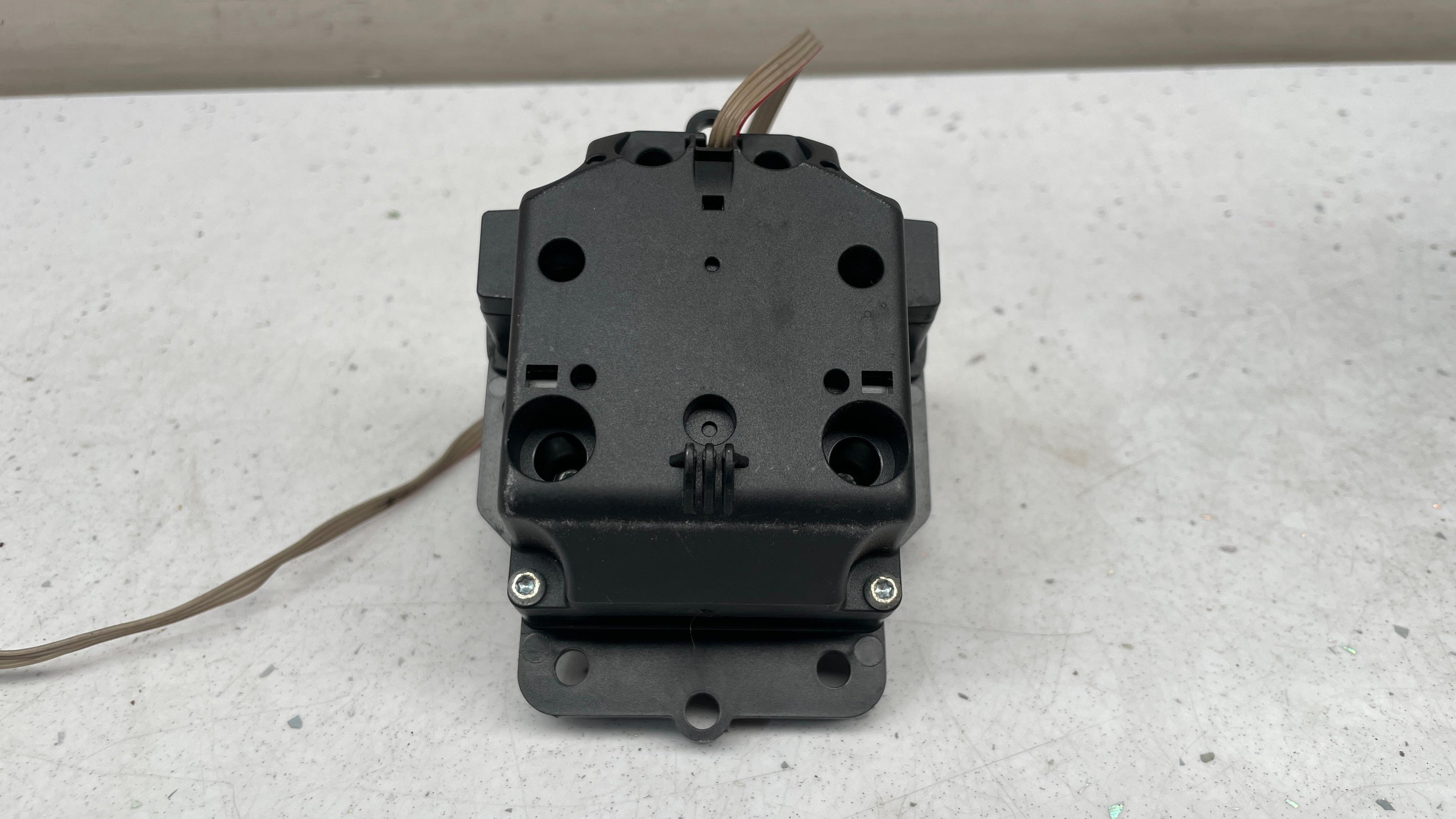 A2048707458 MERCEDES W204 MULTIMEDIA CONTROL SWITCH