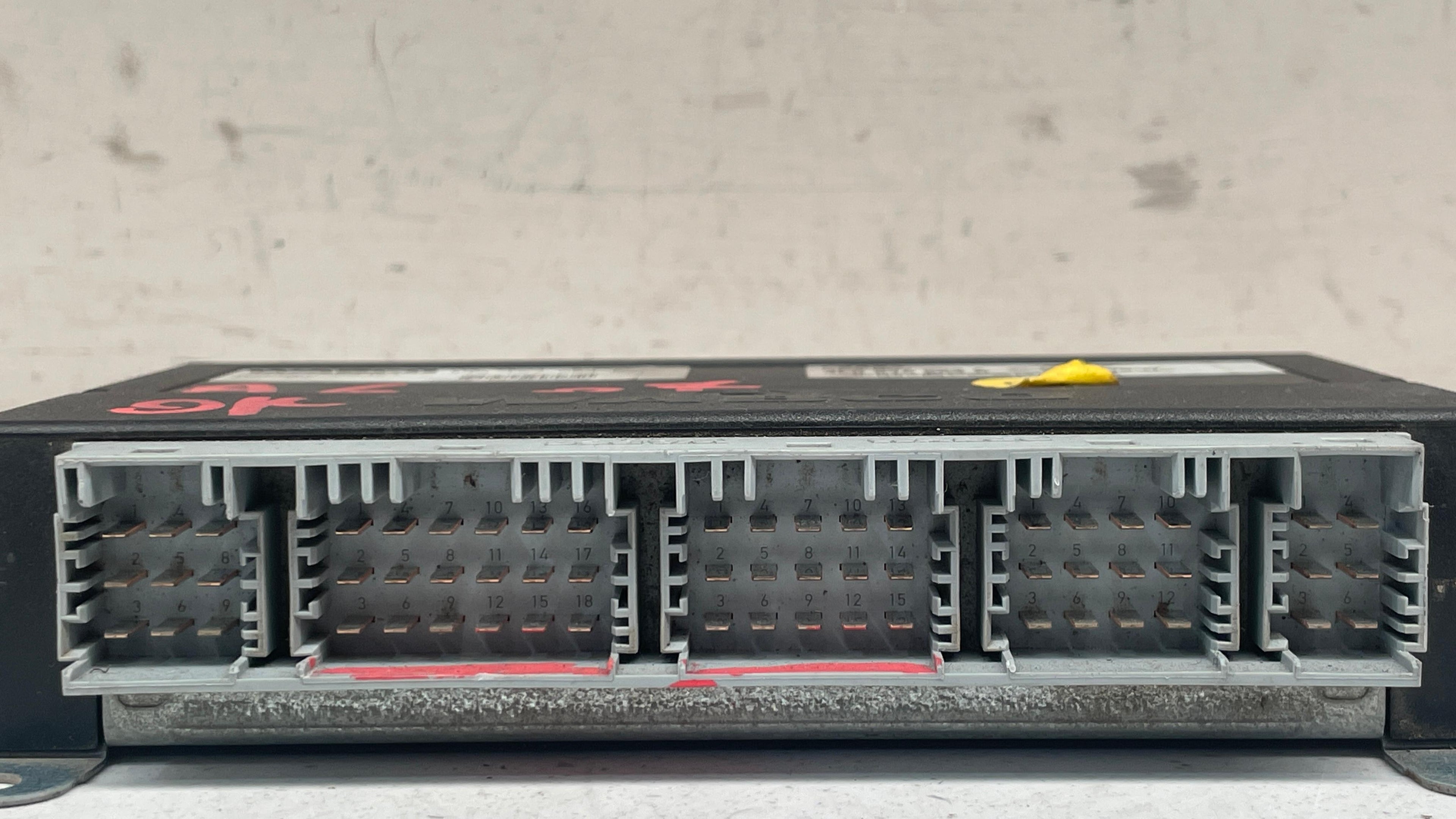 4F0907553A AUDI A6 AIR SUSPENSION CONTROL UNIT