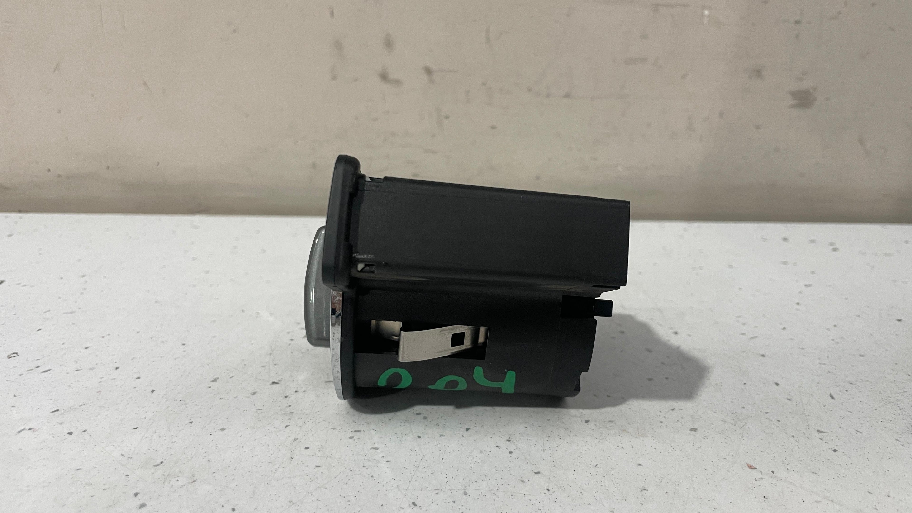 A2045452204 MERCEDES W204 HEADLIGHT SWITCH PANEL
