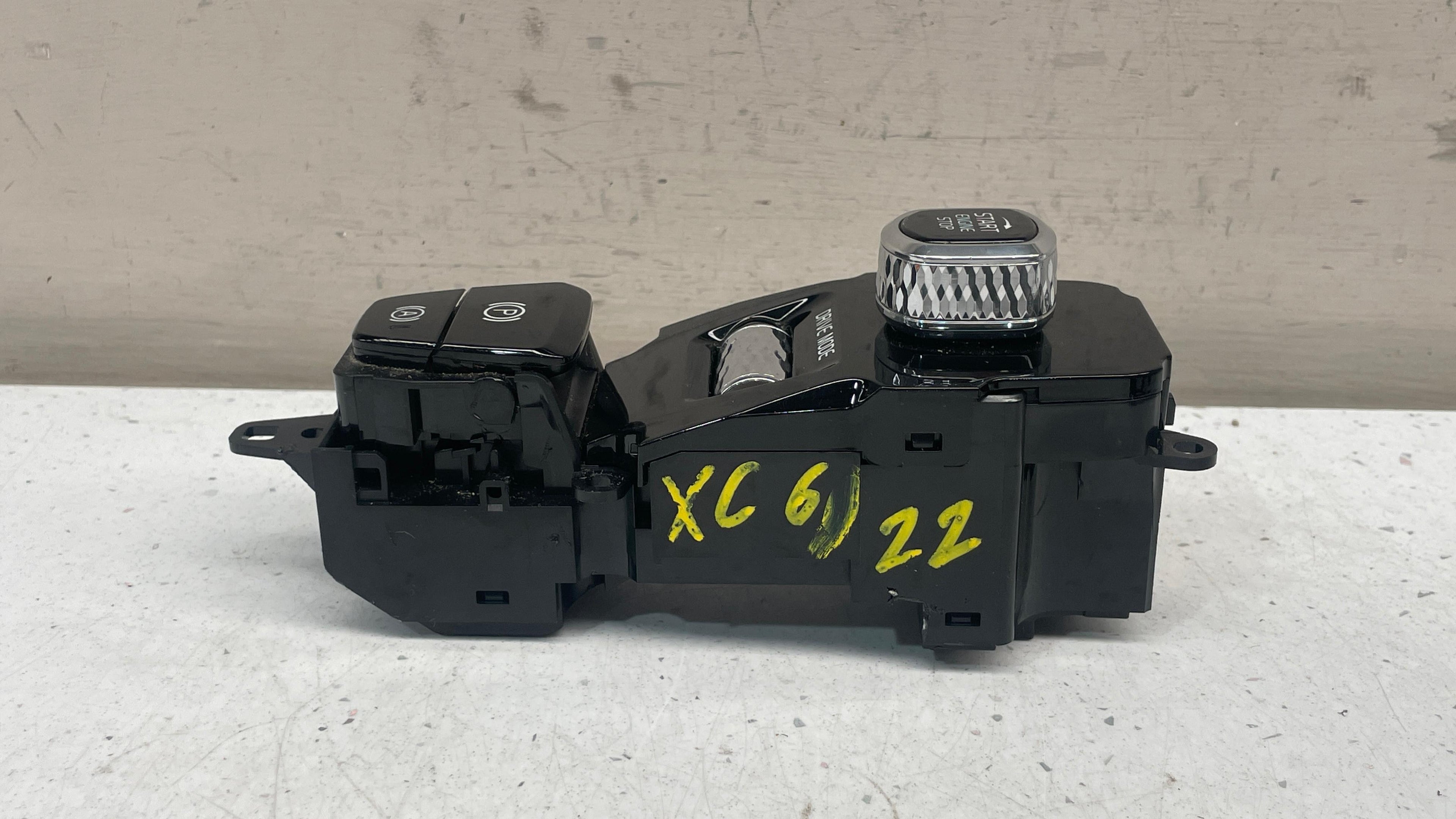 P31443818  VOLVO XC60 START STOP BUTTON DRIVE MODE PARKING SWITCH