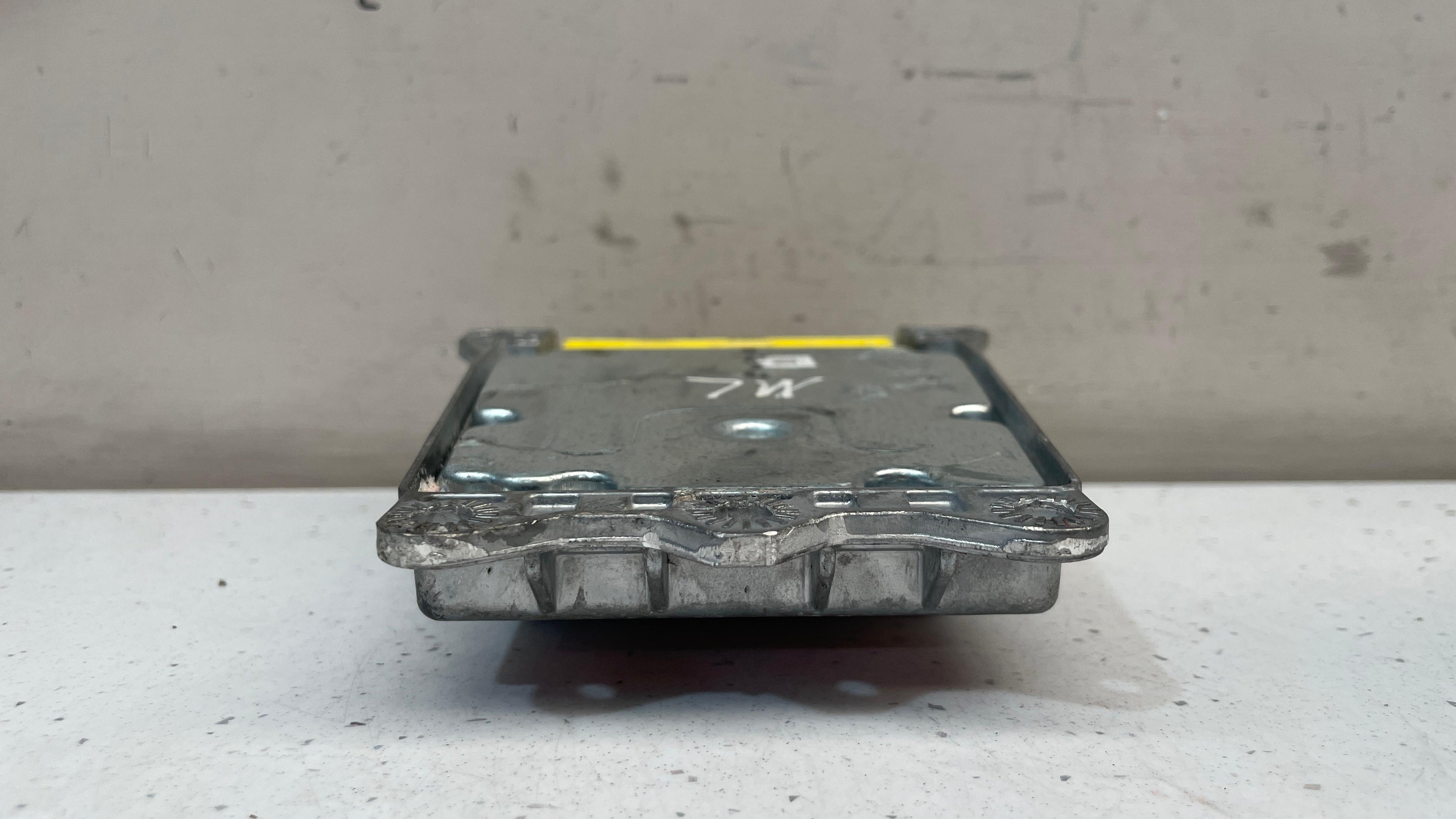 A1648209585 MERCEDES W164 SAFETY RESTRAINT CONTROL MODULE