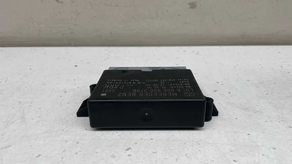 A0009003706 MERCEDES PARKING CONTROL MODULE UNIT
