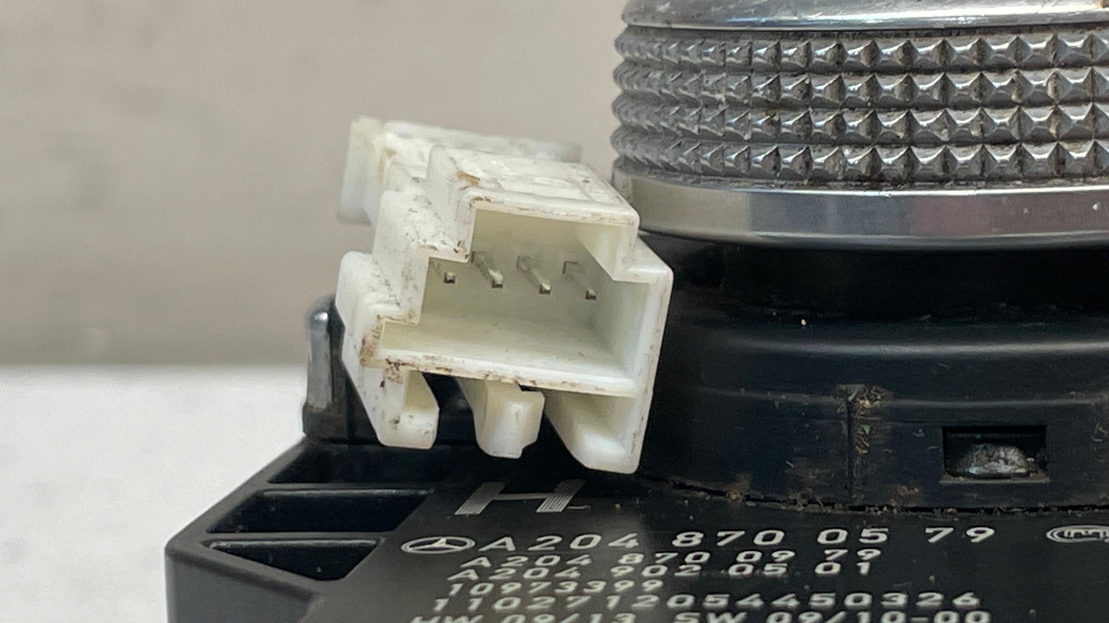 A2048700579 MERCEDES W204 COMAND NAVI CONTROLLER