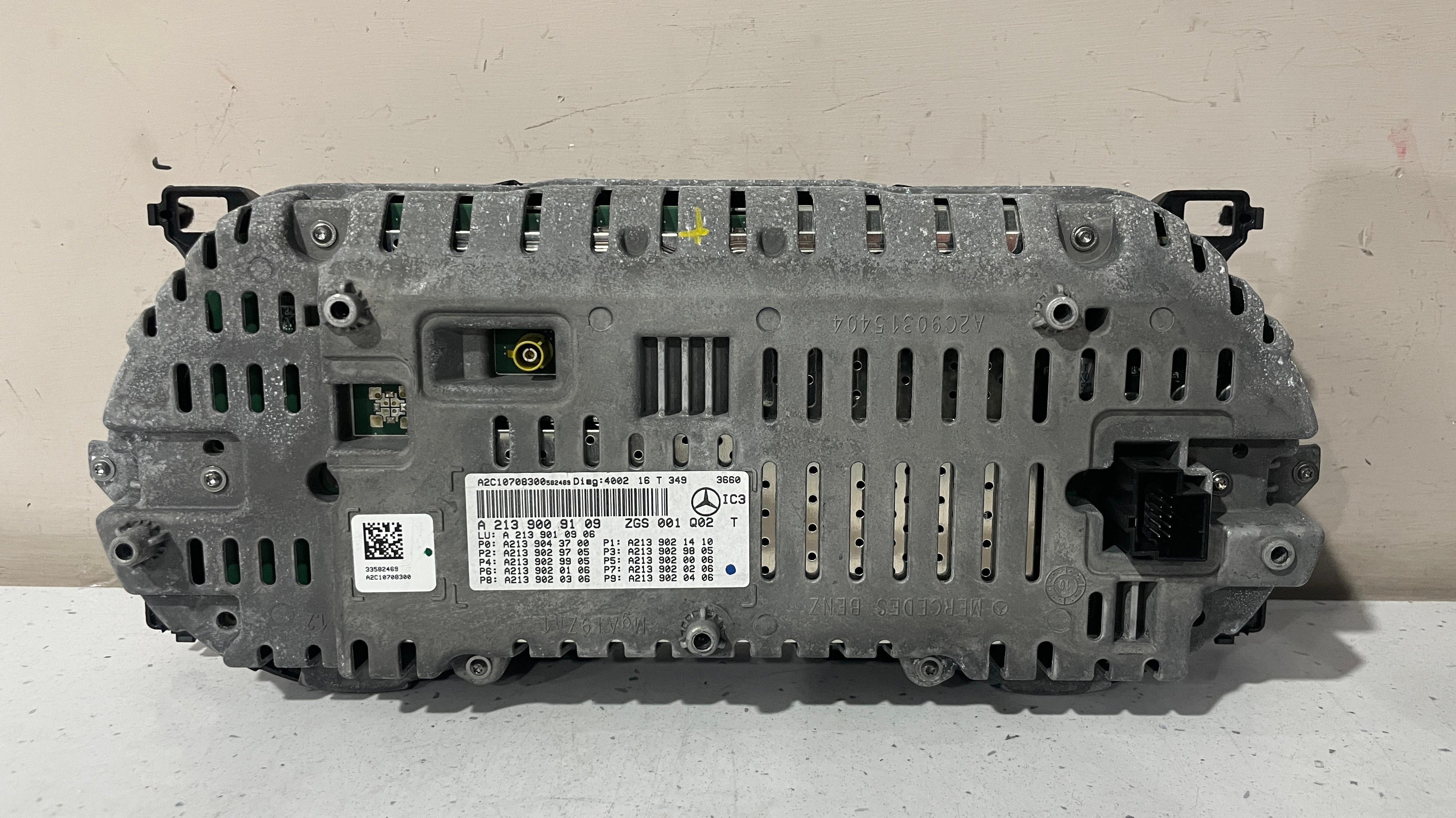A2139009109 MERCEDES W213 INSTRUMENT CLUSTER PANEL