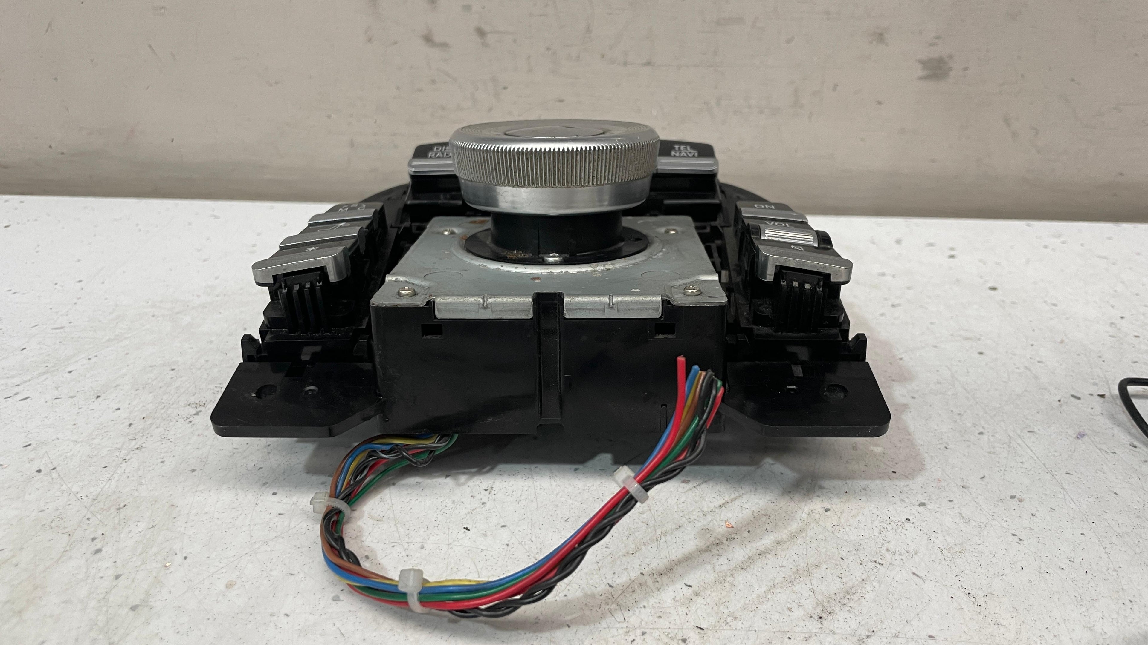 A2218700351 MERCEDES BENZ W221 MULTIMEDIA CONTROL SWITCH
