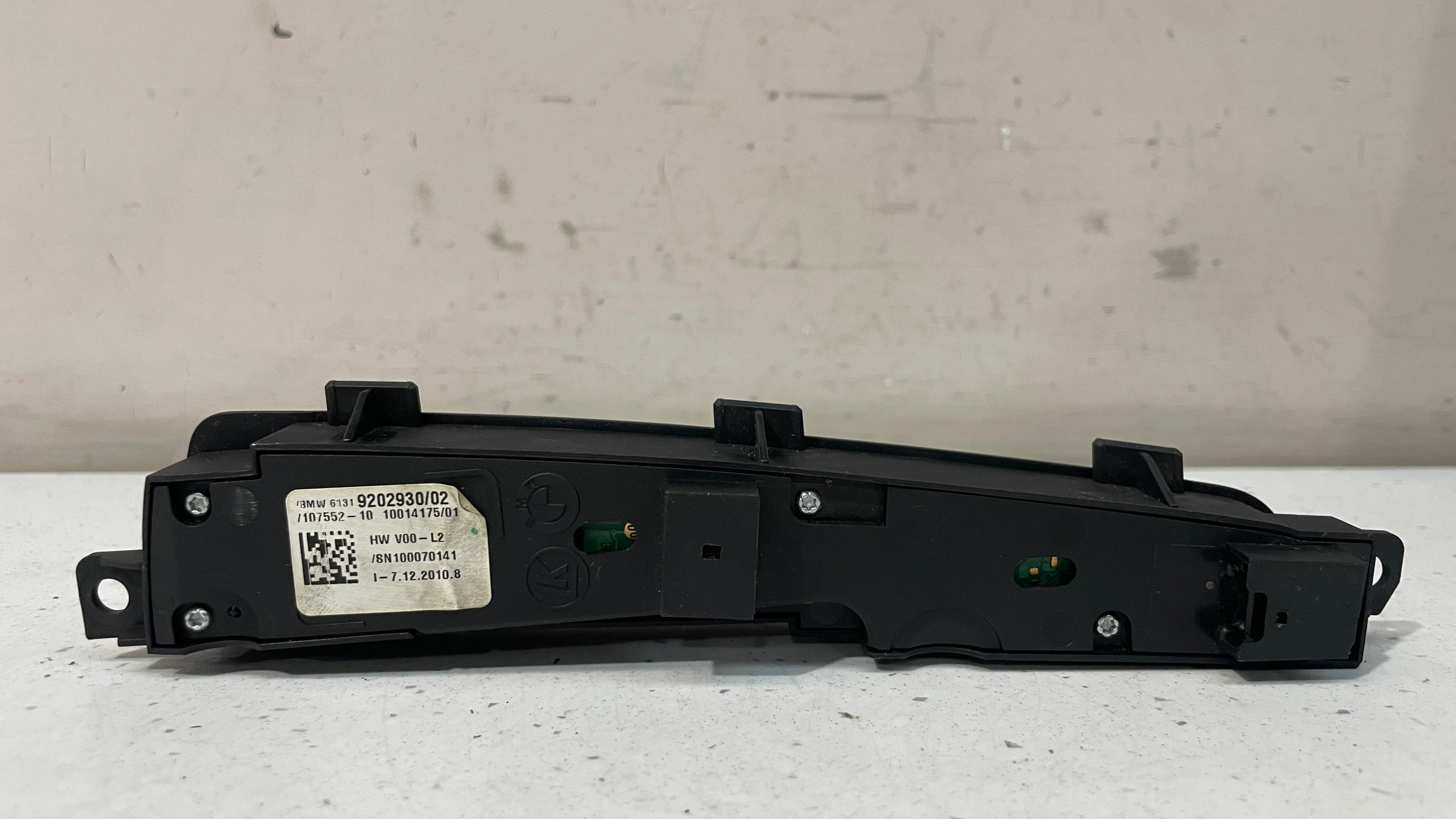 920293002 BMW F10 CENTER CONSOLE OPERATING CONTROL SWITCH PANEL