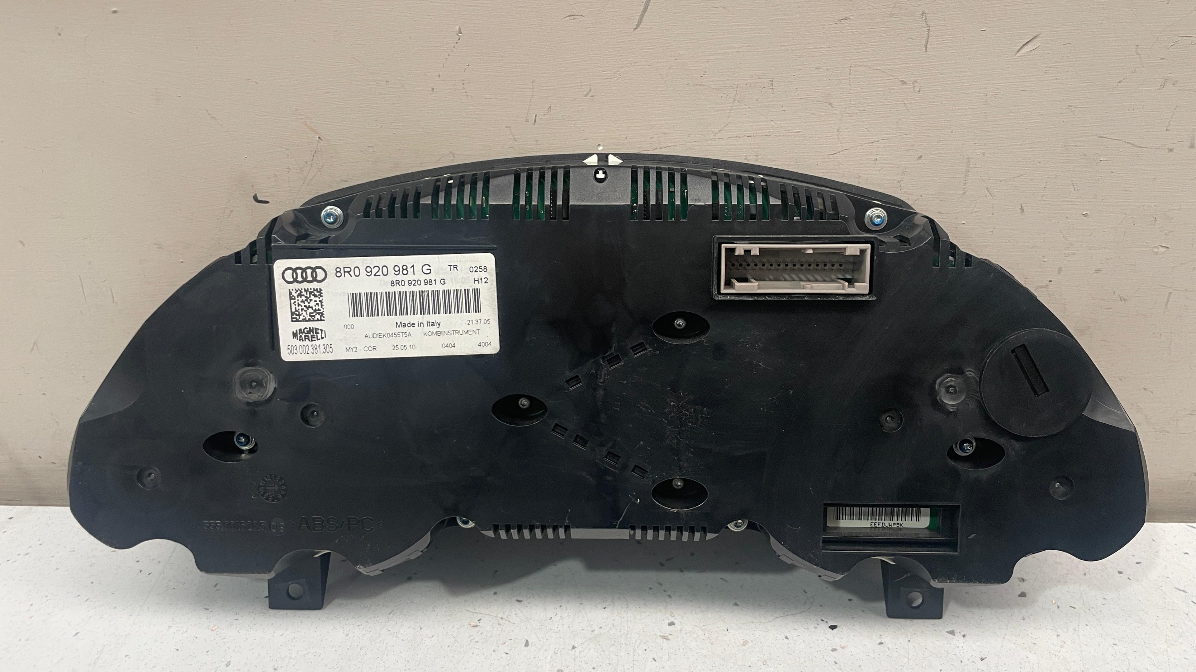 8R0920981G AUDI Q5 SPEEDOMETER INSTRUMENT CLUSTER