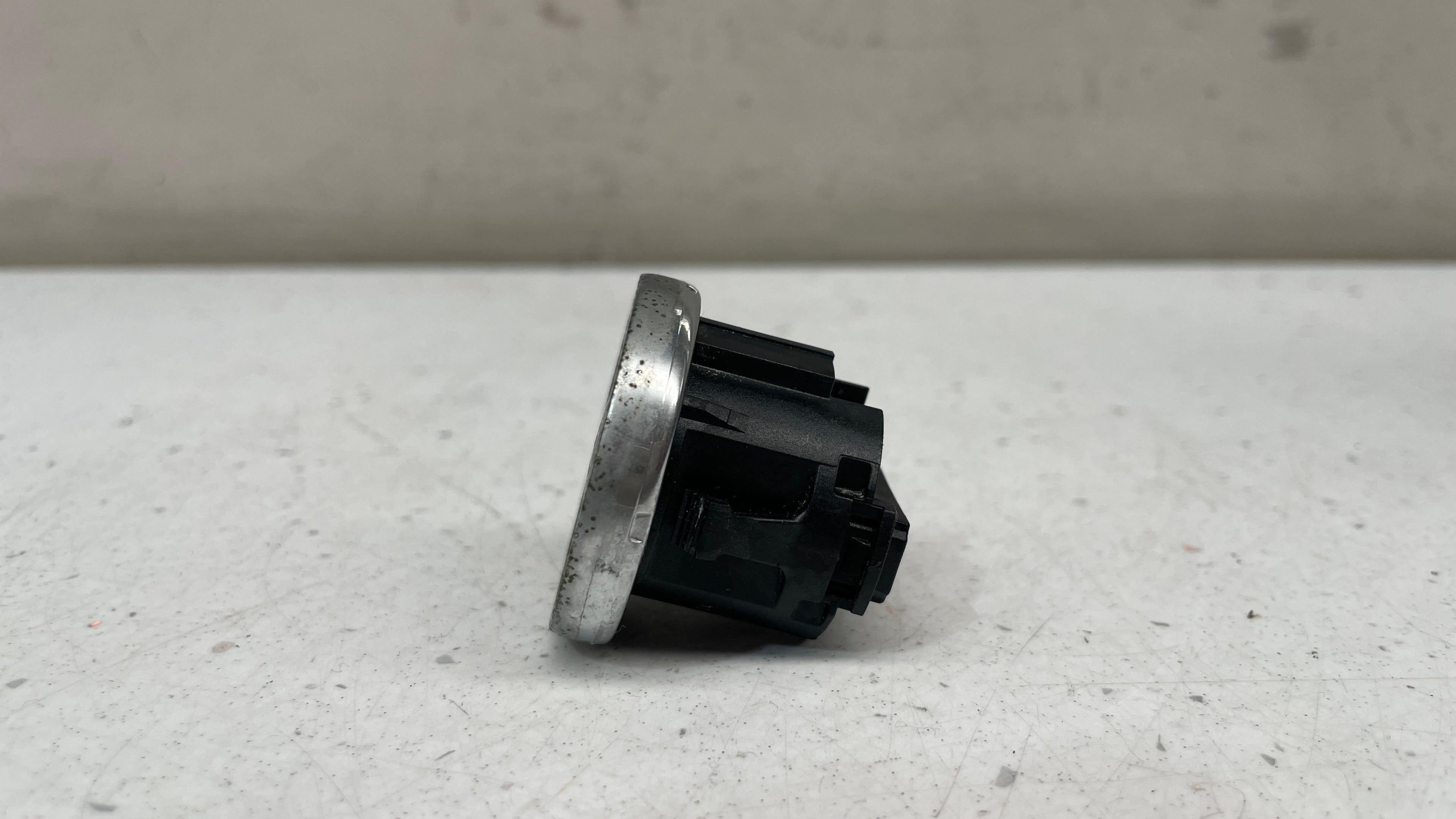 9146356-04 BMW 3 SERIES IGNITION SWITCH ENGINE MOTOR START STOP
