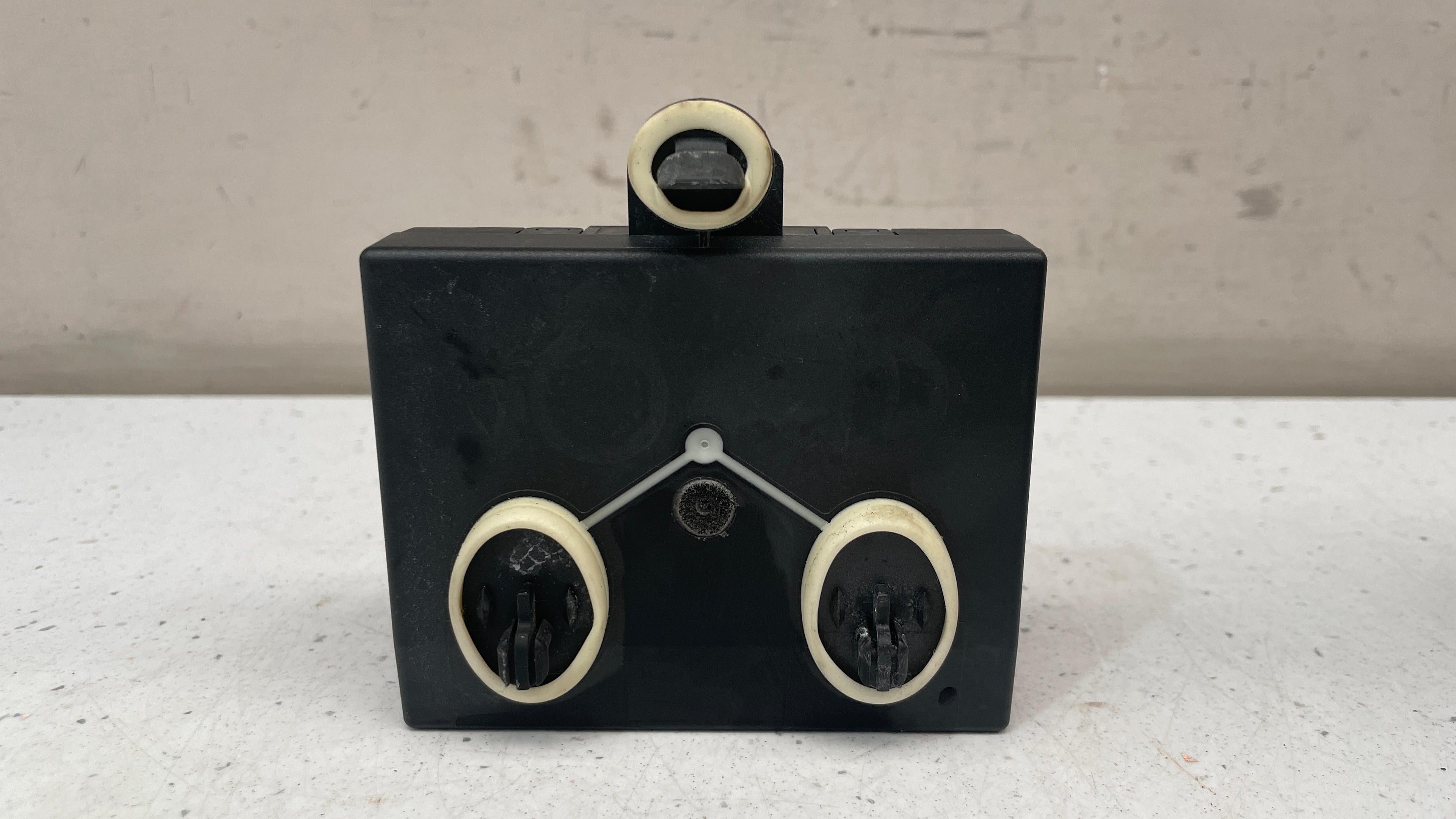 4G8959792J AUDI A7 FRONT RIGHT DOOR WINDOW CONTROL