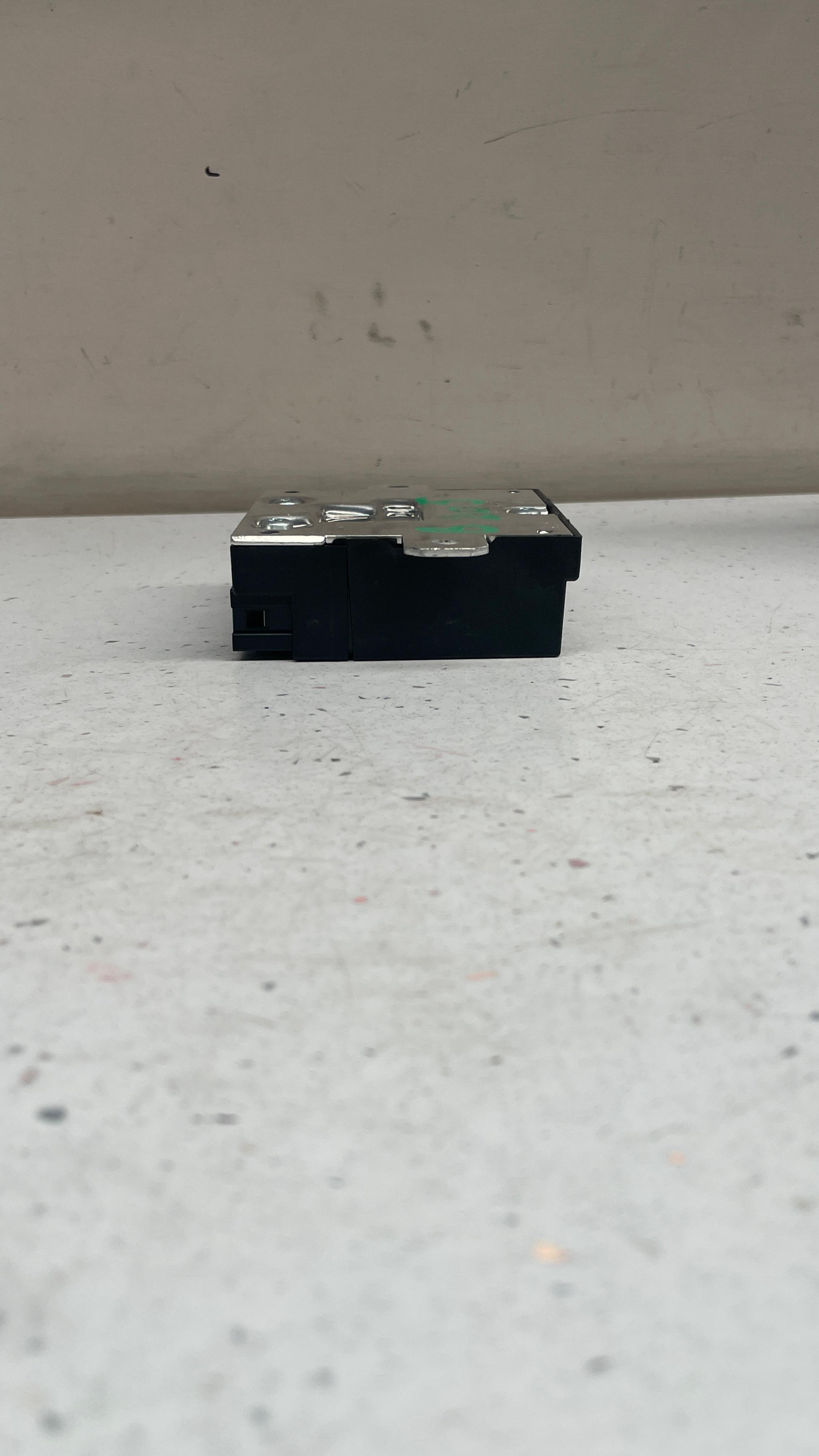 A0009003206  MERCEDES  DIESEL FUEL PUMP CONTROL
